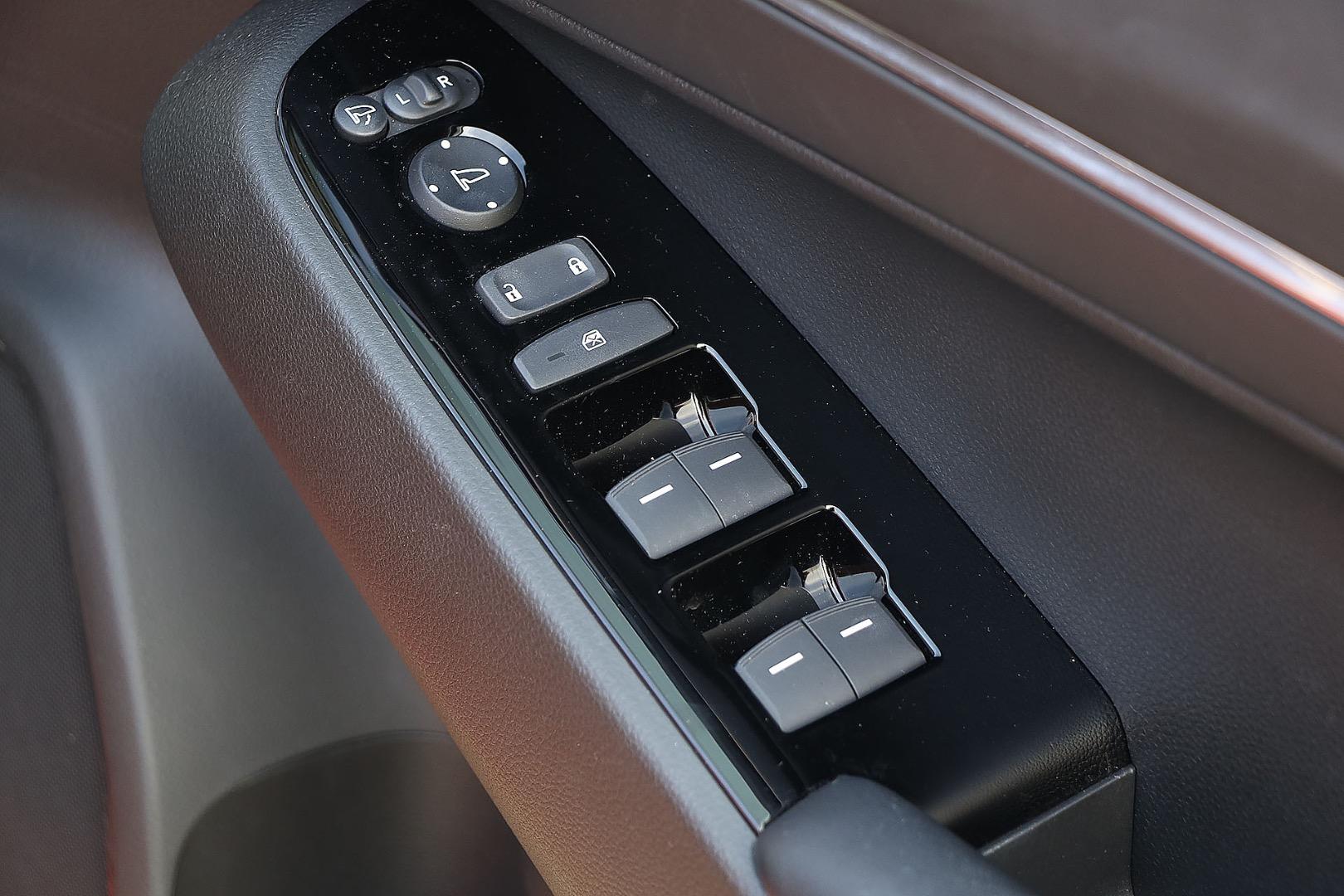 2024 HONDA HR-V E:HEV L CONSTANTLY VARIABLE TRANSMISSION SUV