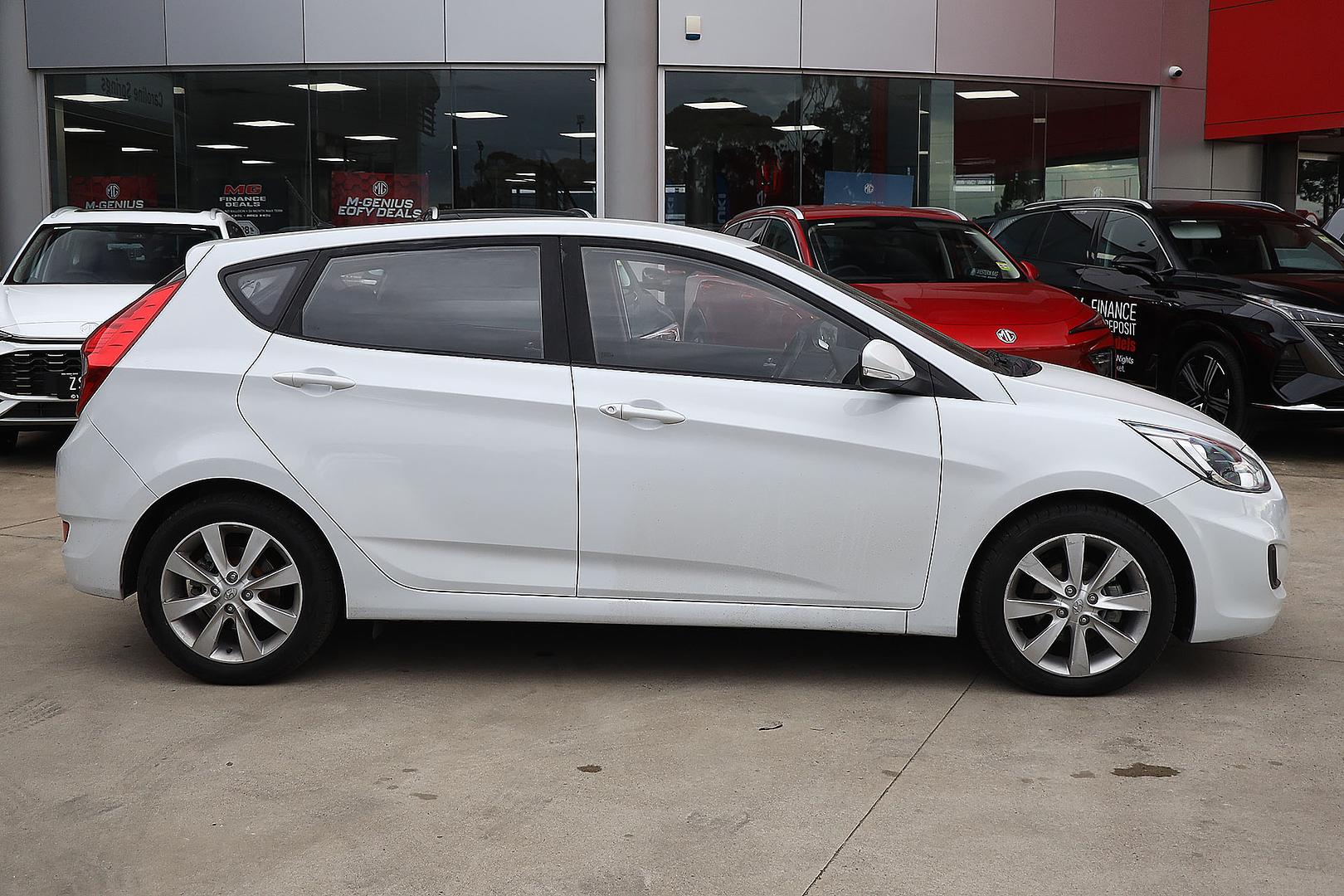 2019 HYUNDAI ACCENT RB6 MY18 SPORT 6 SP AUTOMATIC 5D HATCHBACK