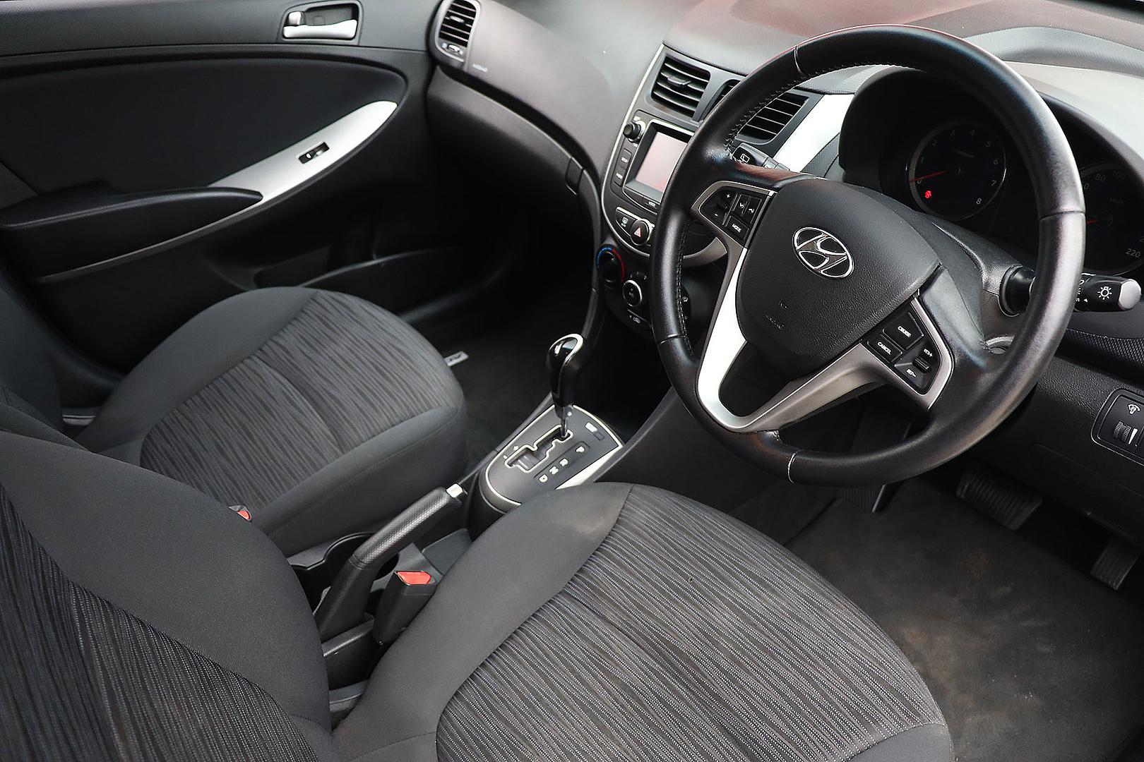 2019 HYUNDAI ACCENT RB6 MY18 SPORT 6 SP AUTOMATIC 5D HATCHBACK