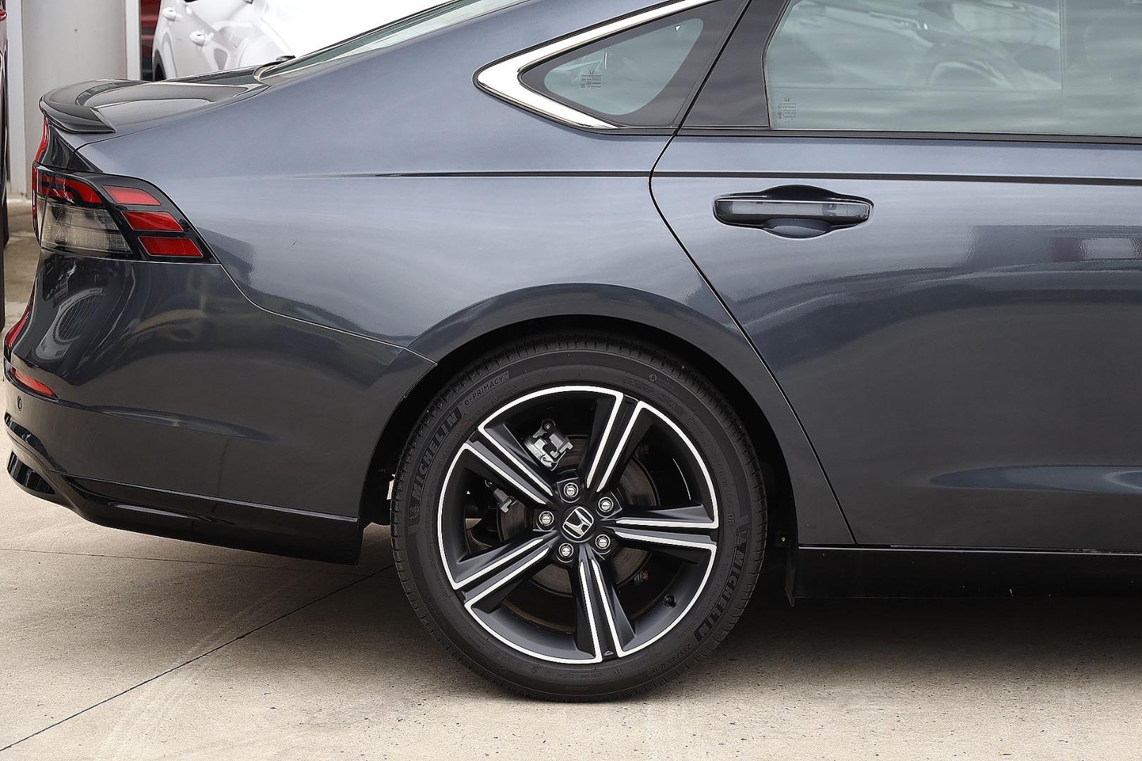 2025 HONDA ACCORD MY24 e:HEV RS CONTINUOUS VARIABLE 4D SEDAN