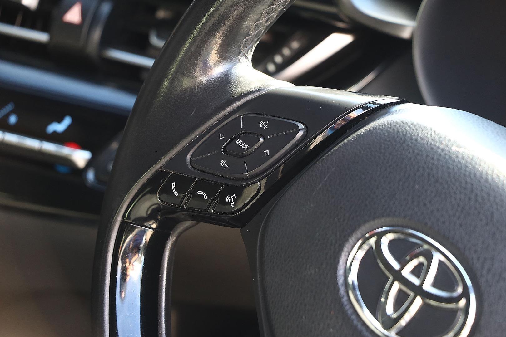 2017 TOYOTA C-HR NGX10R (2WD) CONTINUOUS VARIABLE 4D WAGON