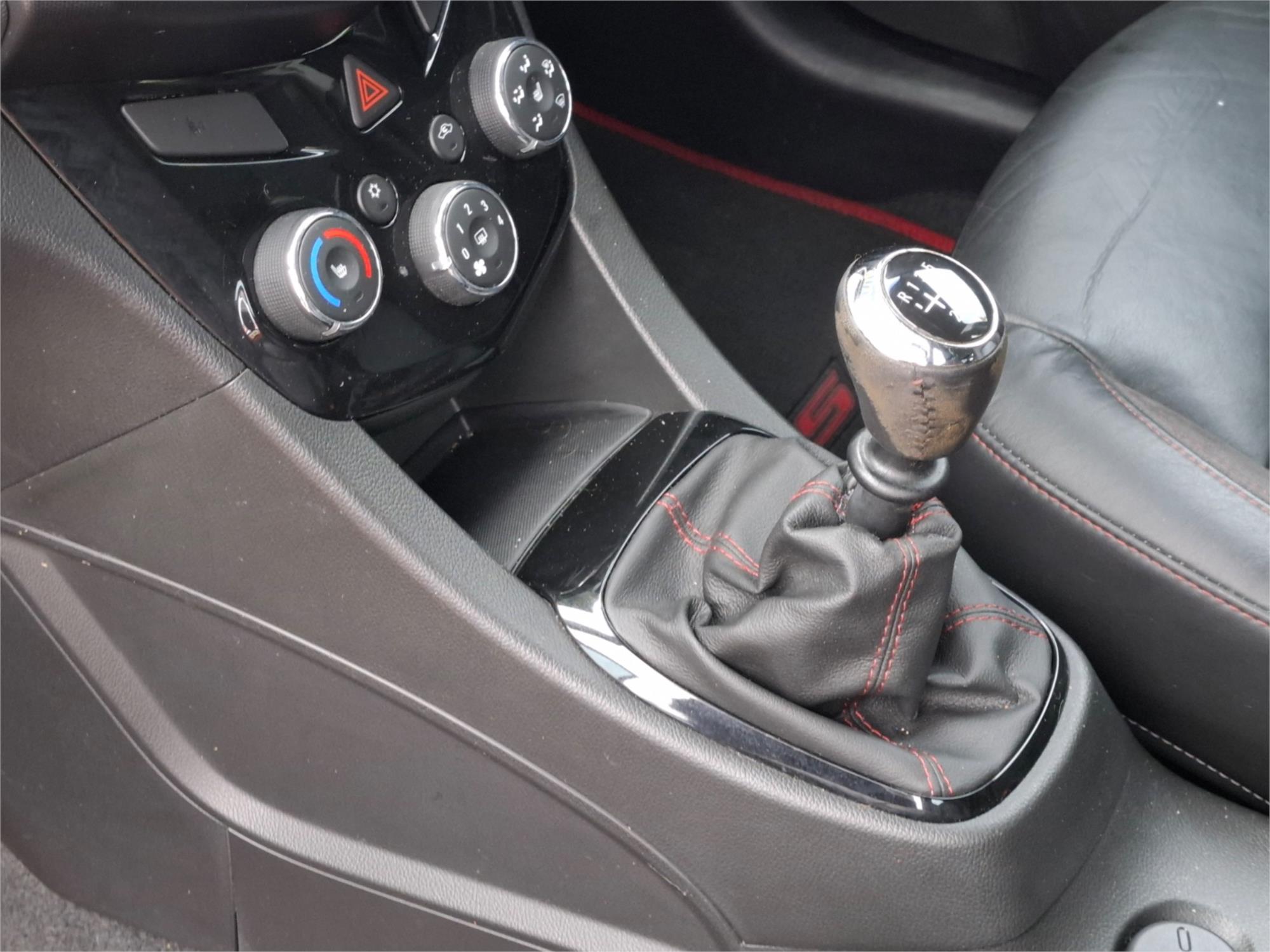 2014 HOLDEN BARINA TM MY14 RS 6 SP MANUAL 5D HATCHBACK