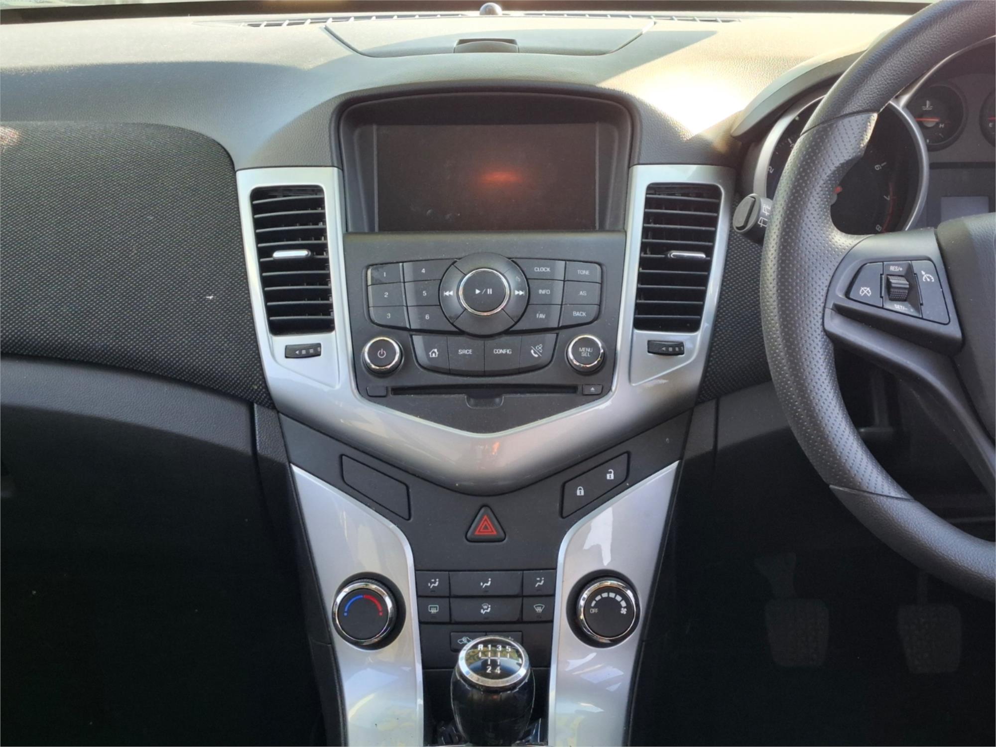 2014 HOLDEN CRUZE JH MY14 EQUIPE 5 SP MANUAL 5D HATCHBACK