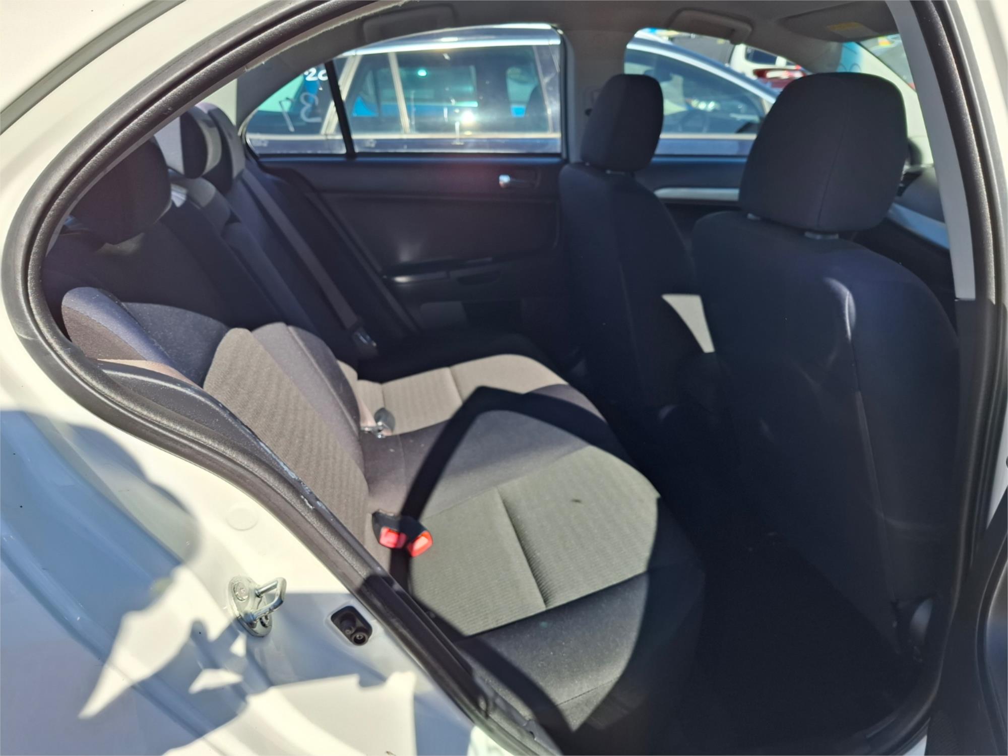 2011 MITSUBISHI LANCER CJ MY11 ES 5 SP MANUAL 4D SEDAN
