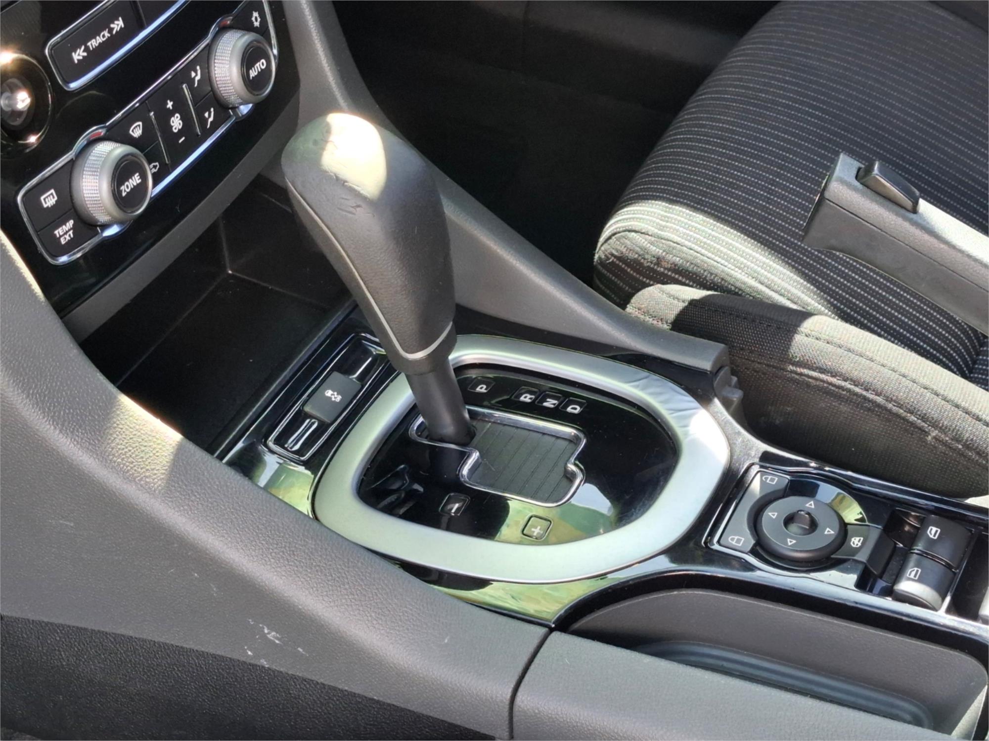 2012 HOLDEN COMMODORE VE II MY12 SV6 6 SP AUTOMATIC 4D SEDAN