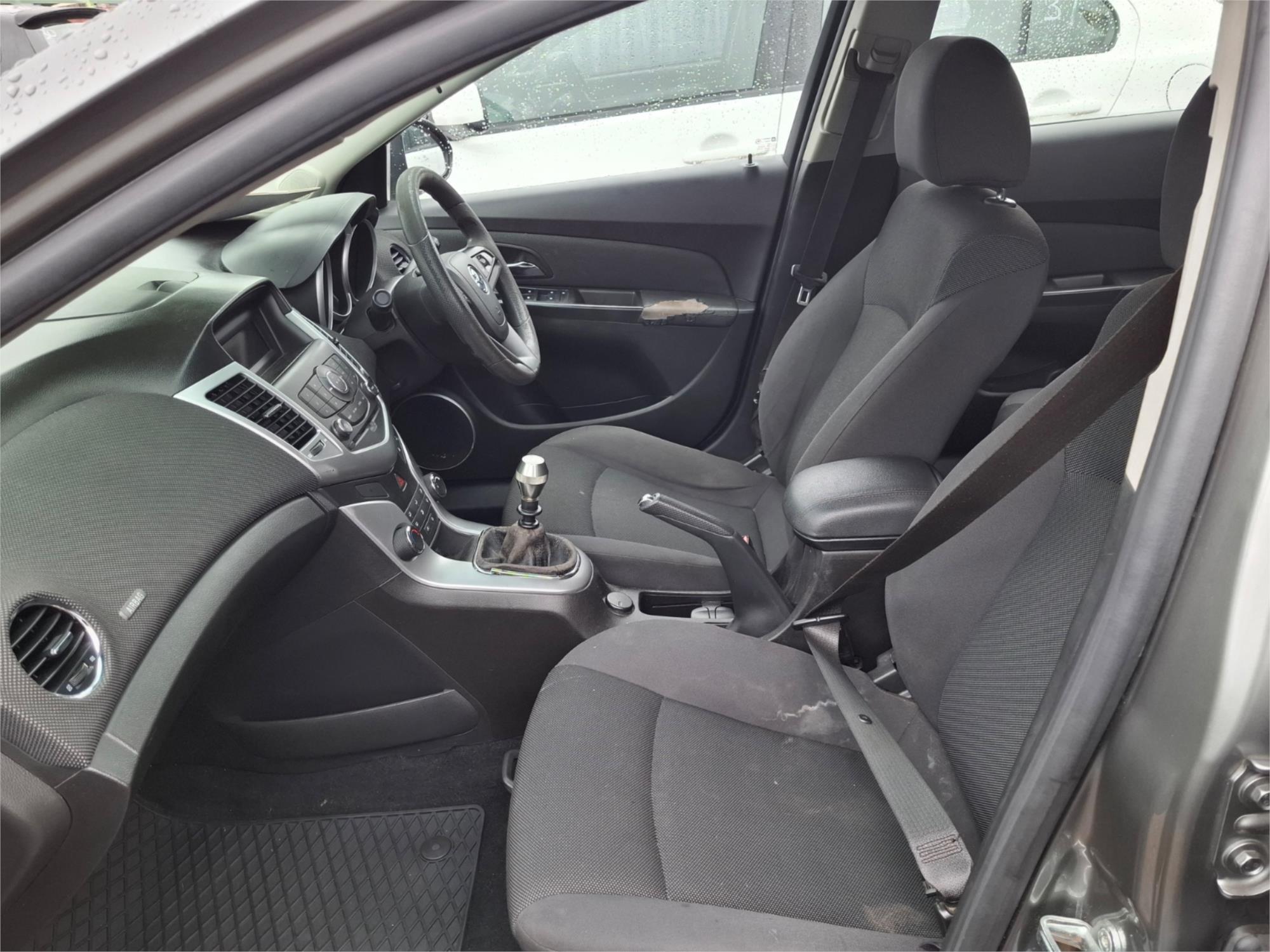2011 HOLDEN CRUZE JH CD 5 SP MANUAL 4D SEDAN