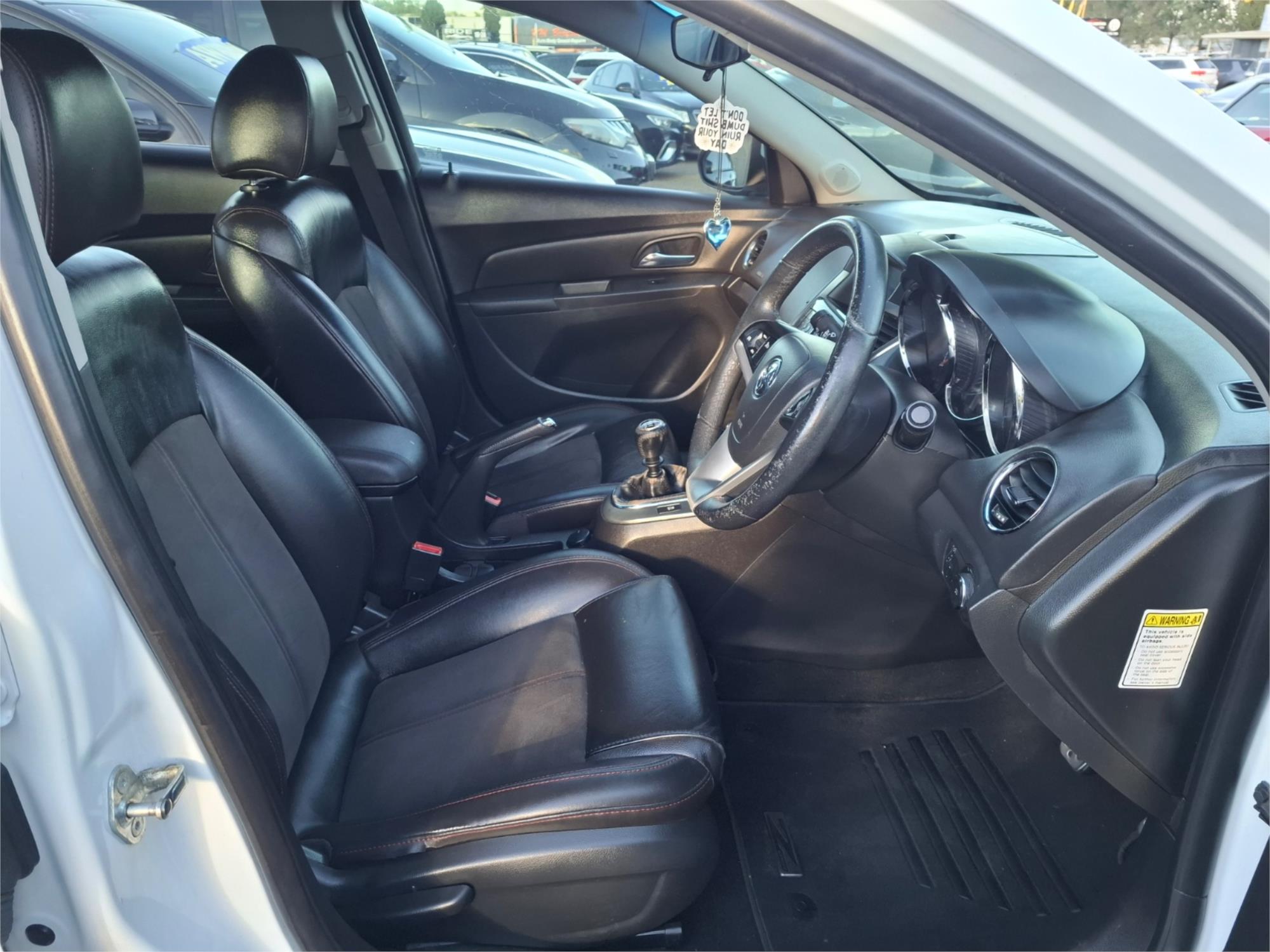2016 HOLDEN CRUZE JH MY16 SRi Z-SERIES 6 SP MANUAL 4D SEDAN