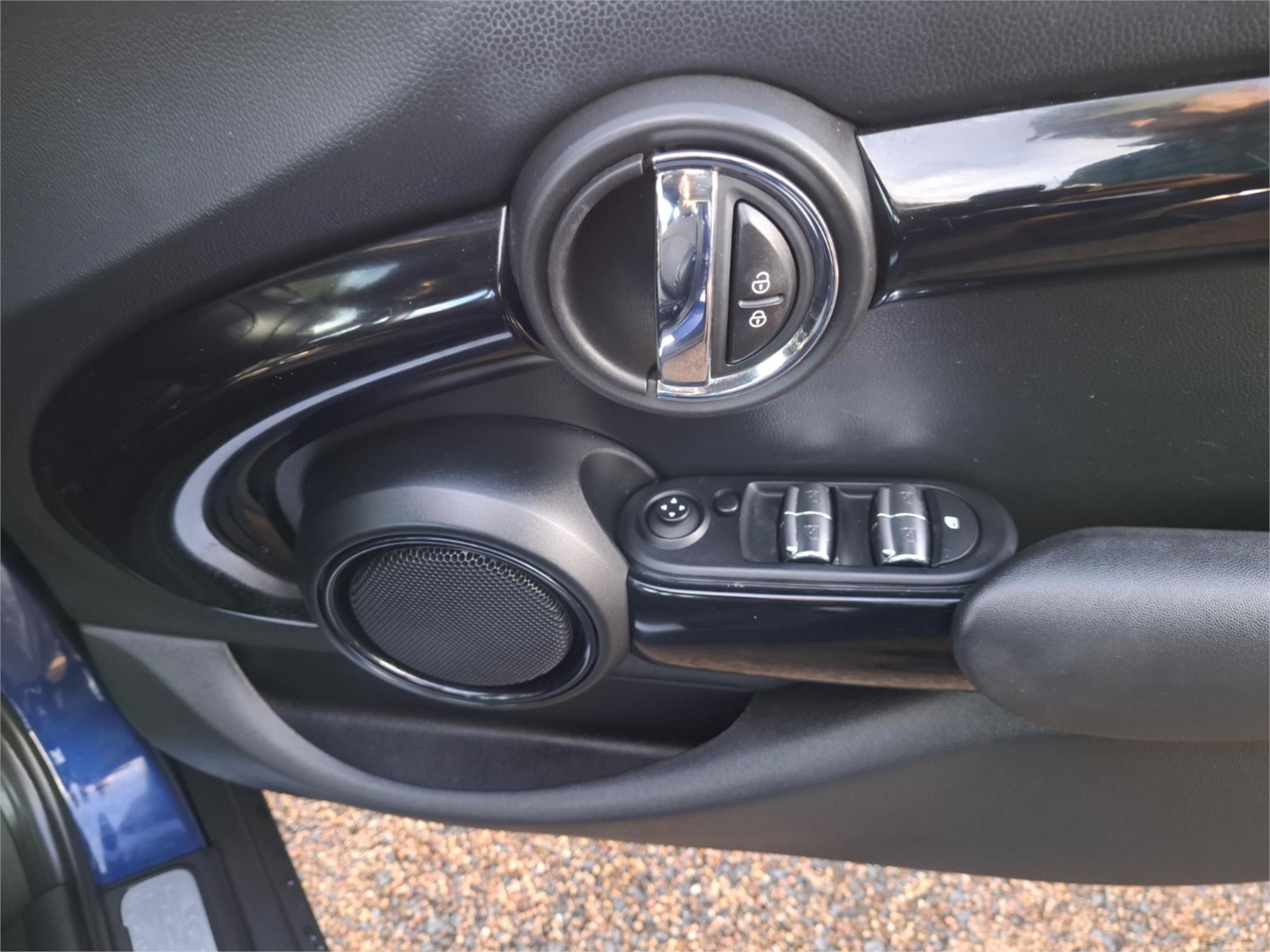 2016 MINI COOPER F55 S 6 SP AUTOMATIC 5D HATCHBACK