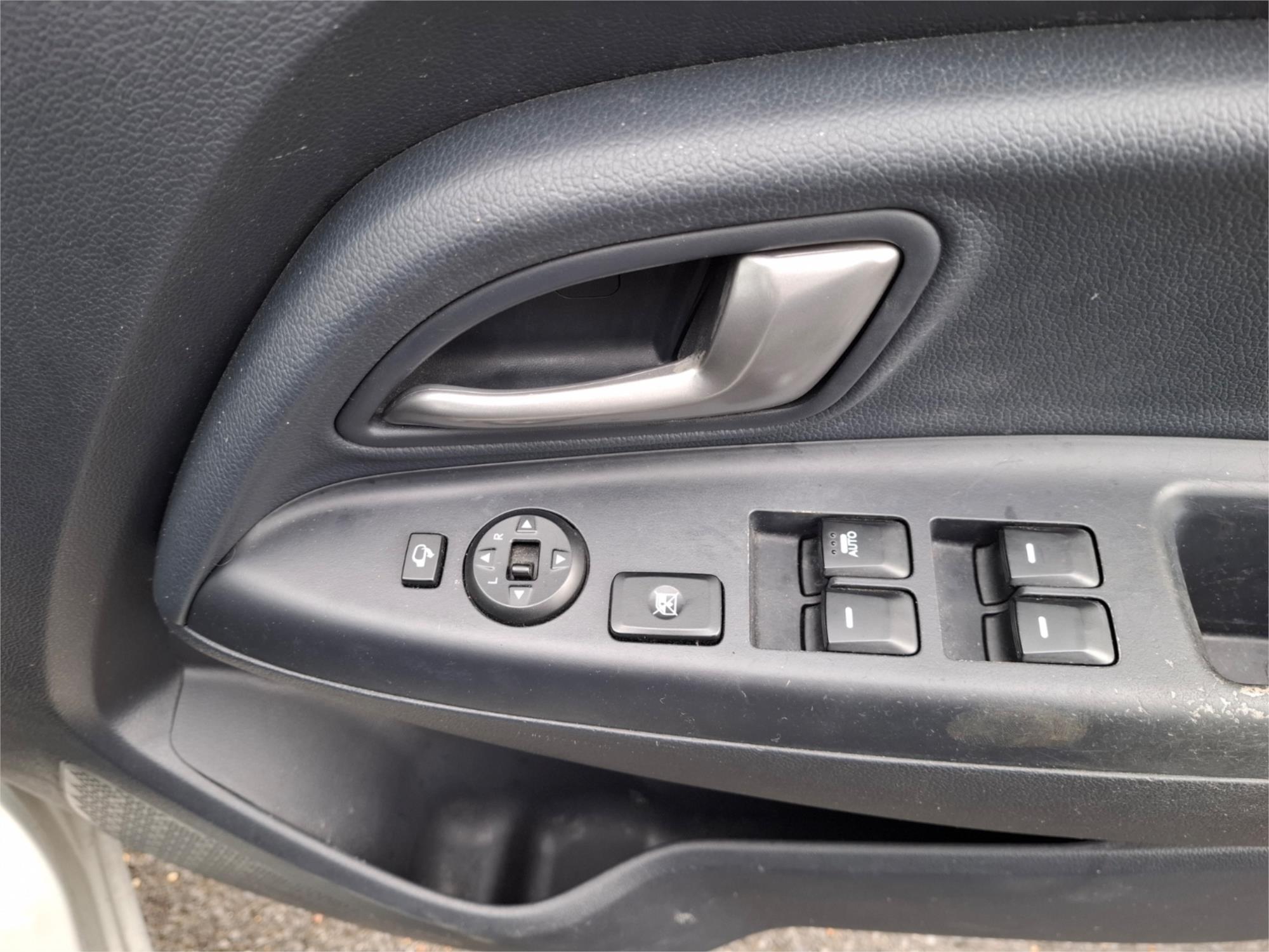 2011 KIA RIO UB SI 6 SP MANUAL 5D HATCHBACK