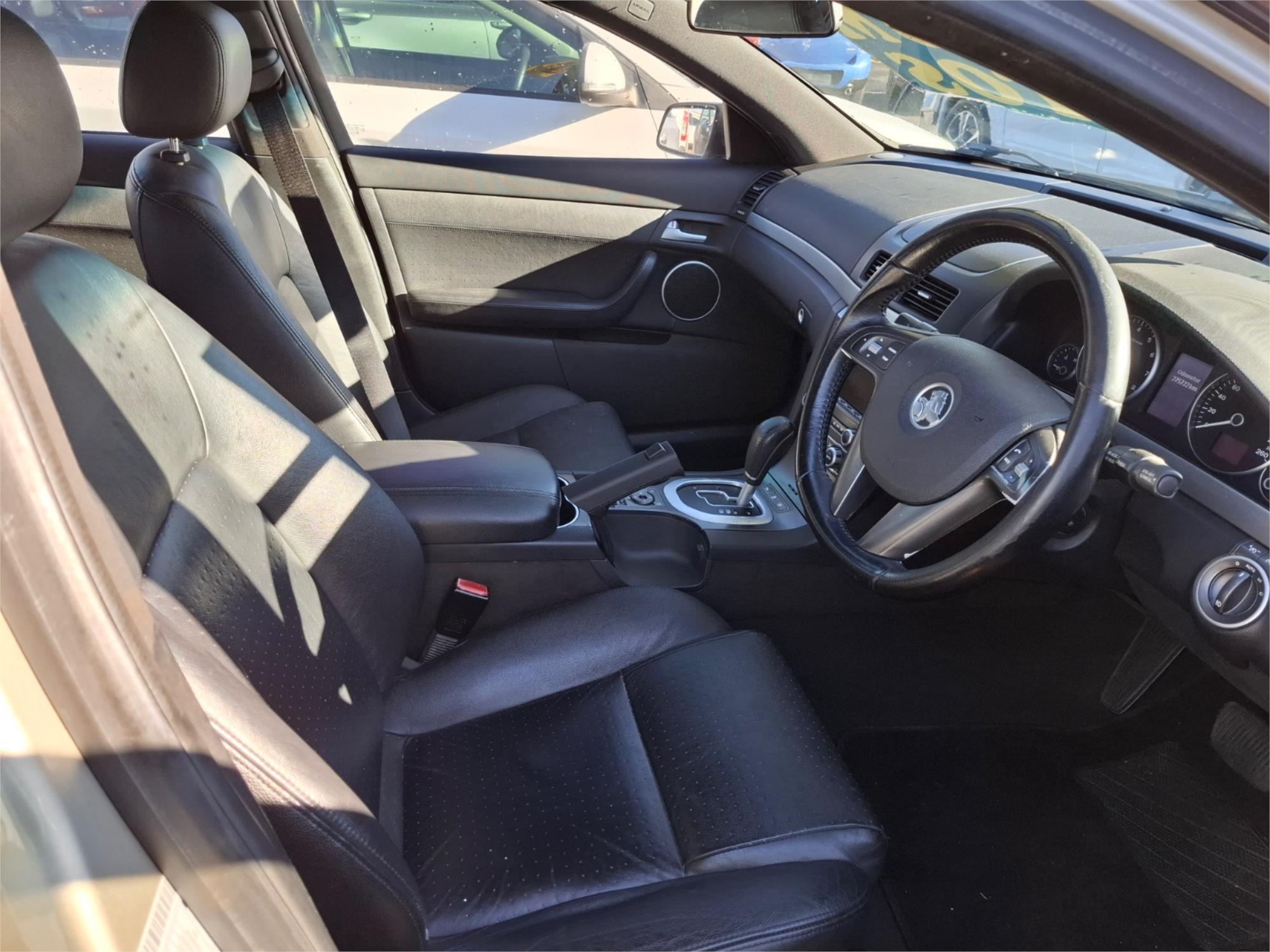 2006 HOLDEN CALAIS VE V 5 SP AUTOMATIC 4D SEDAN