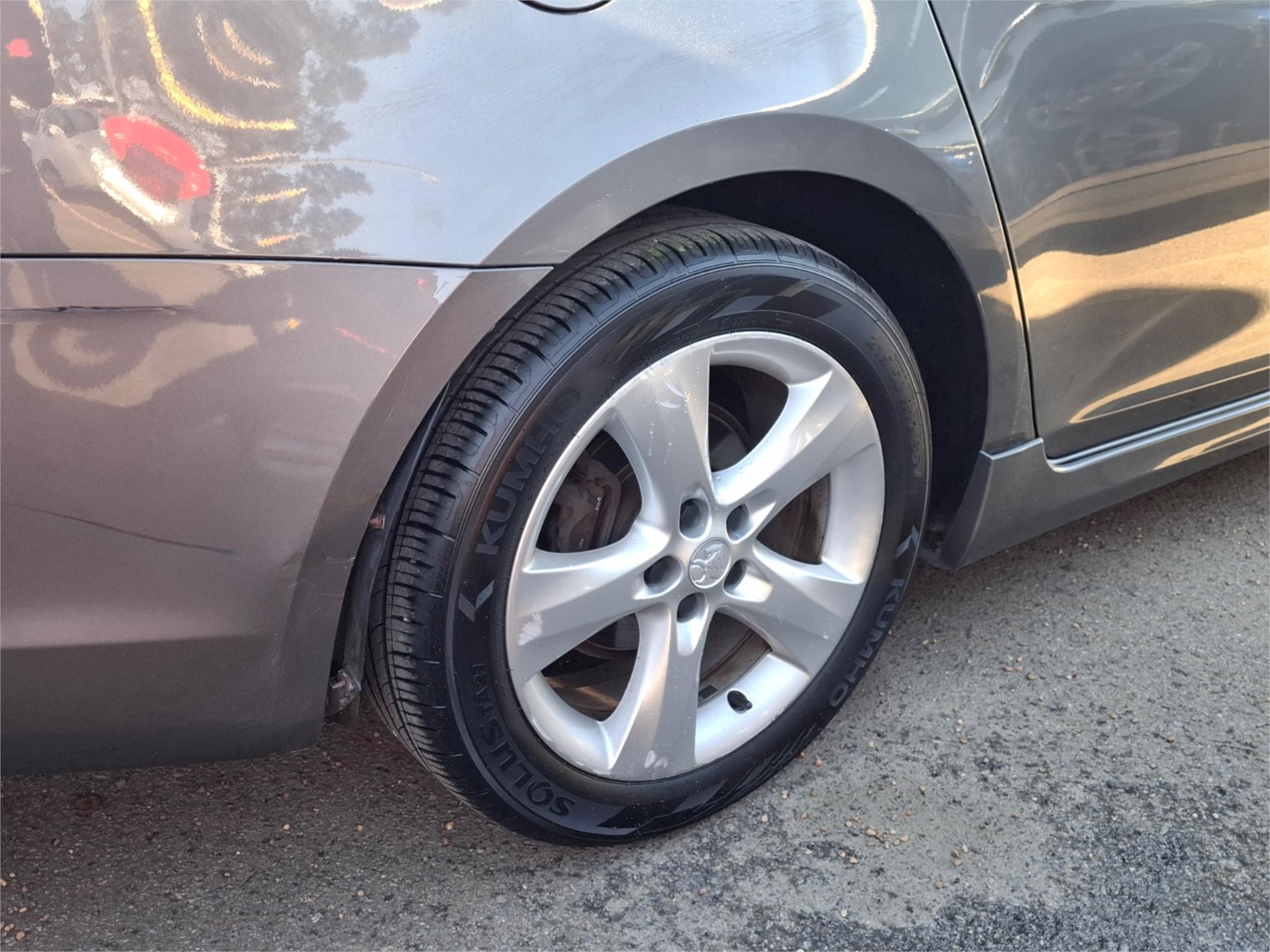 2011 HOLDEN CRUZE JH MY12 SRi 6 SP MANUAL 4D SEDAN