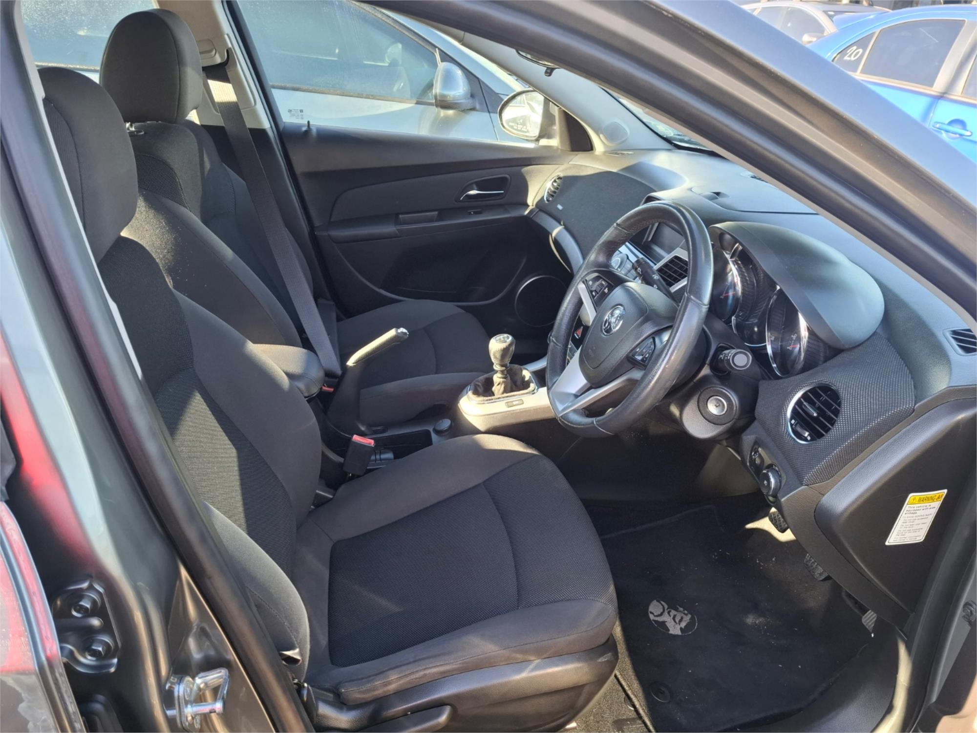 2011 HOLDEN CRUZE JH MY12 SRi 6 SP MANUAL 4D SEDAN