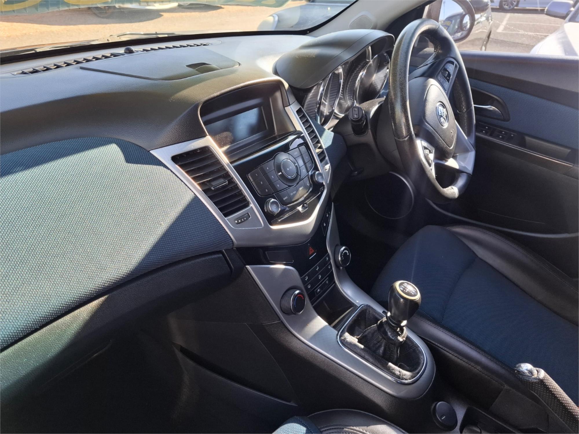 2013 HOLDEN CRUZE JH MY13 SRi 6 SP MANUAL 4D SEDAN
