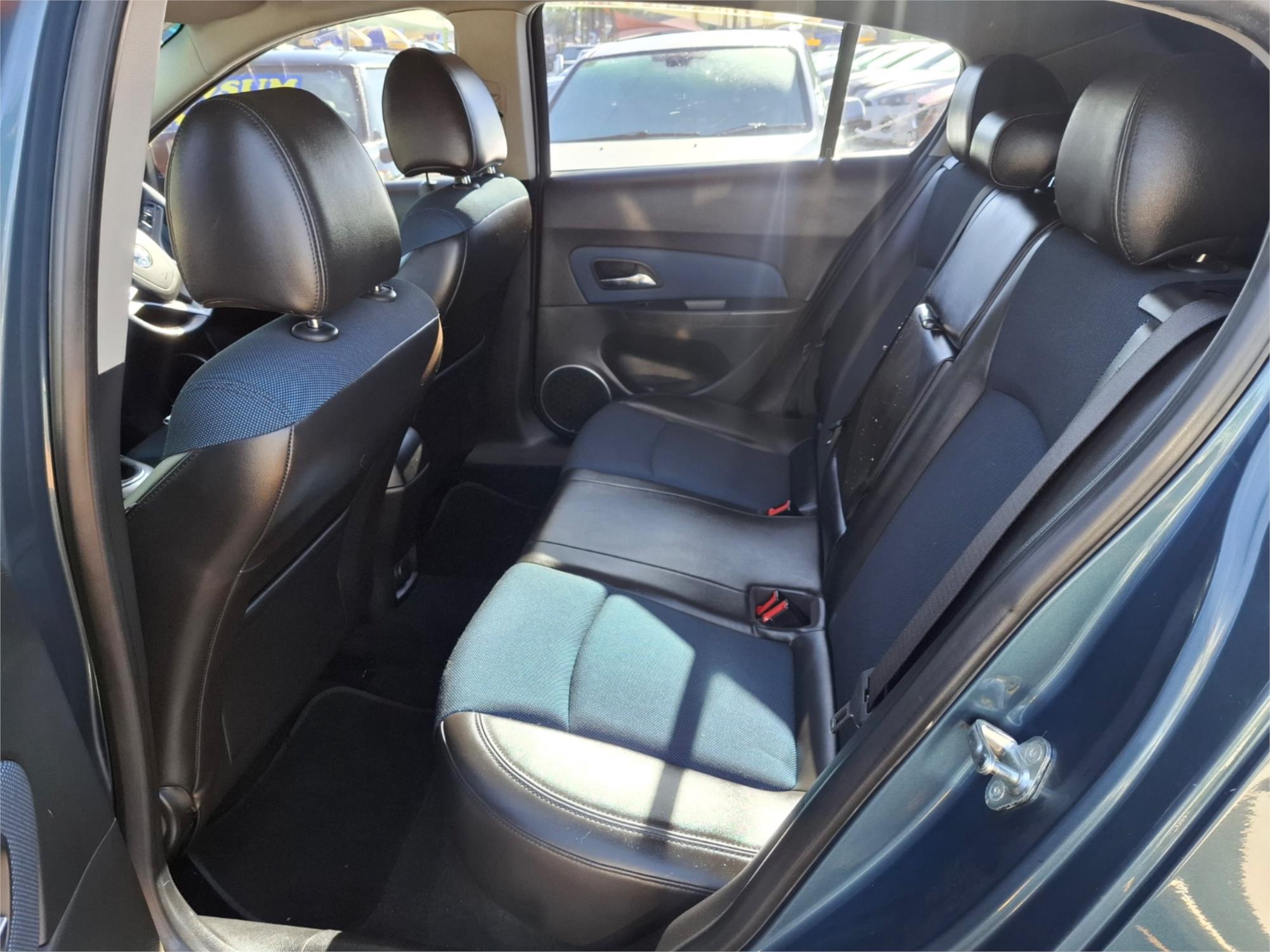 2013 HOLDEN CRUZE JH MY13 SRi 6 SP MANUAL 4D SEDAN