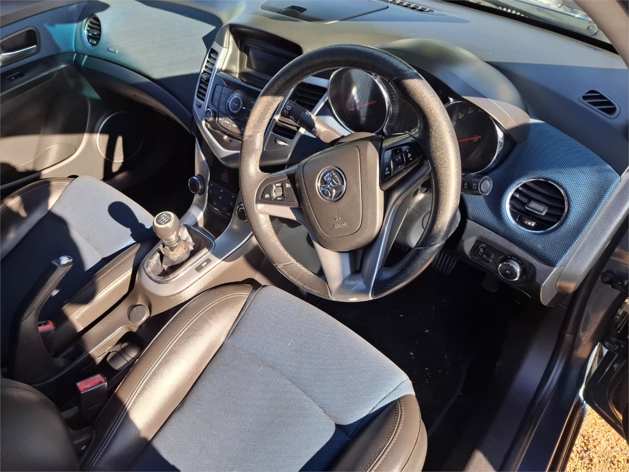 2013 HOLDEN CRUZE JH MY13 SRi 6 SP MANUAL 4D SEDAN