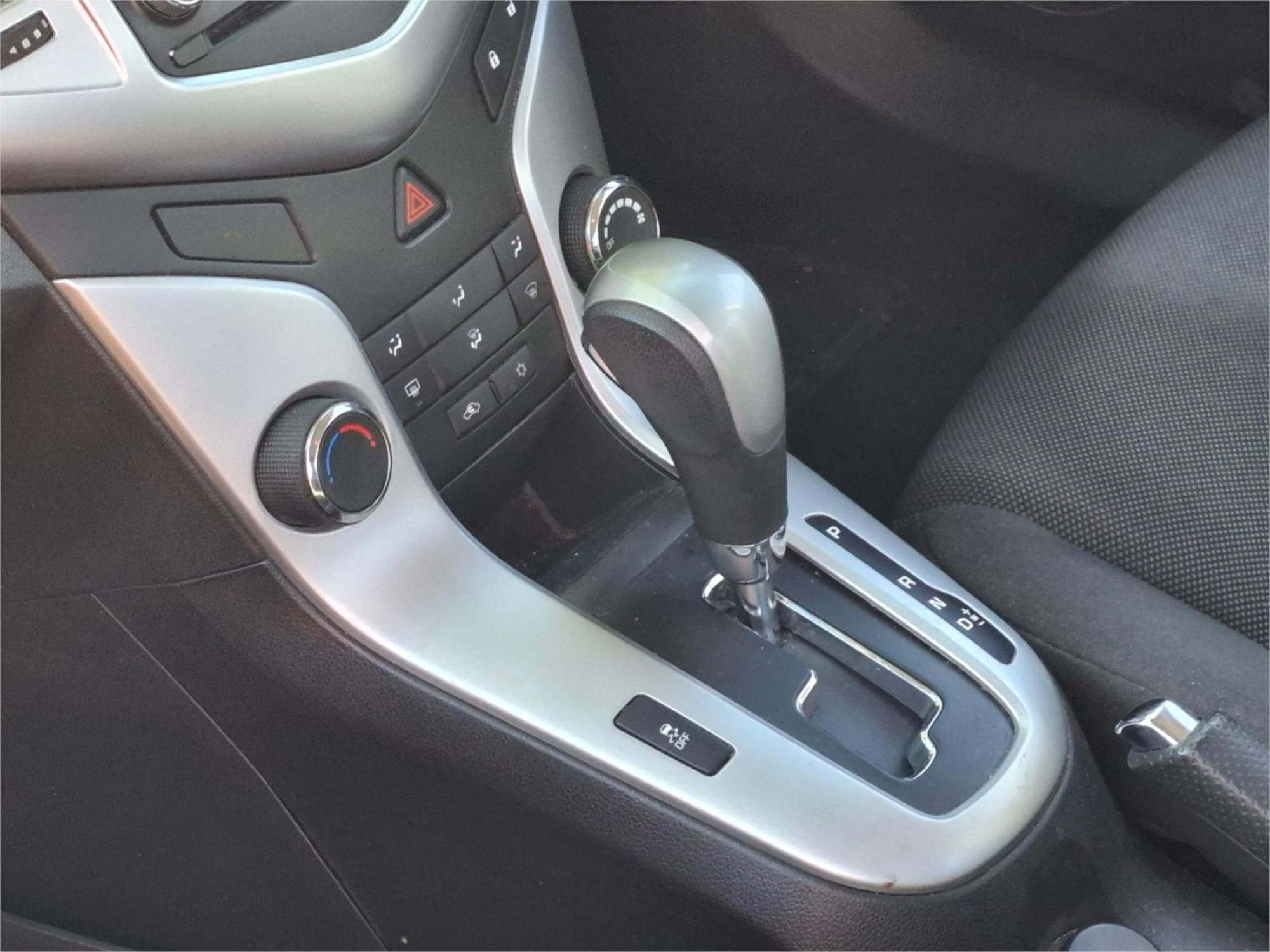 2015 HOLDEN CRUZE JH MY14 EQUIPE 6 SP AUTOMATIC 4D SEDAN