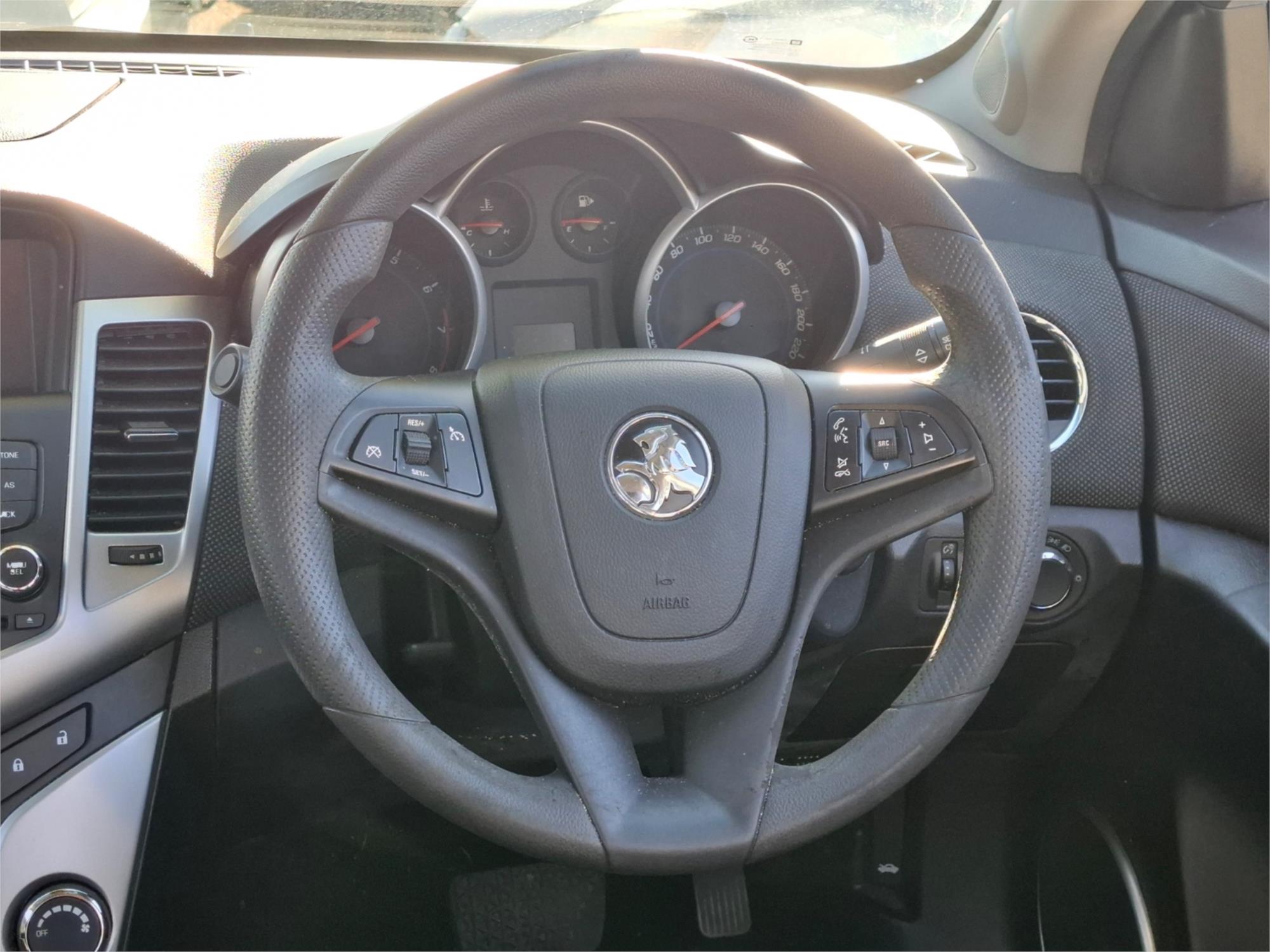 2015 HOLDEN CRUZE JH MY14 EQUIPE 6 SP AUTOMATIC 4D SEDAN