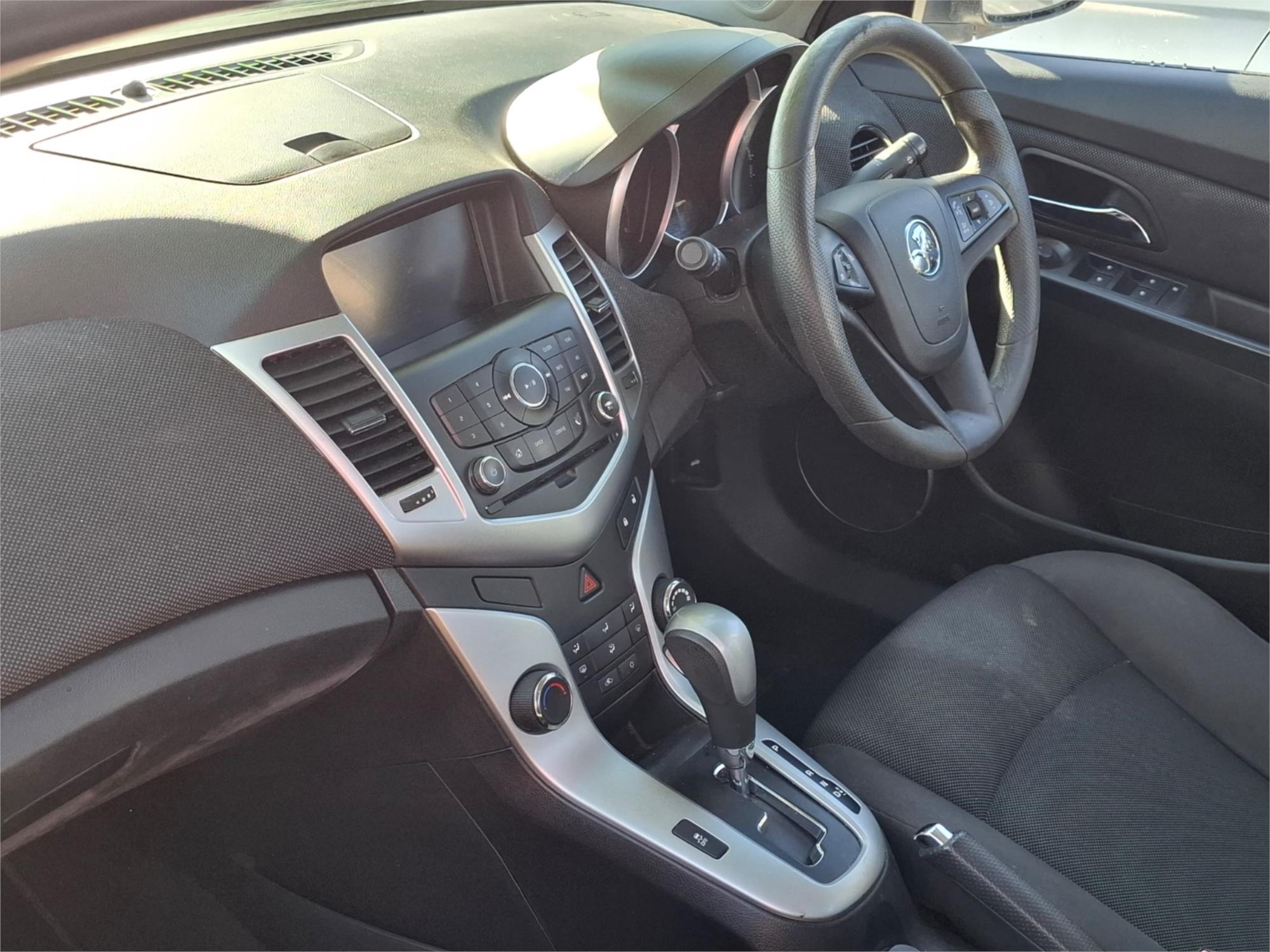 2015 HOLDEN CRUZE JH MY14 EQUIPE 6 SP AUTOMATIC 4D SEDAN