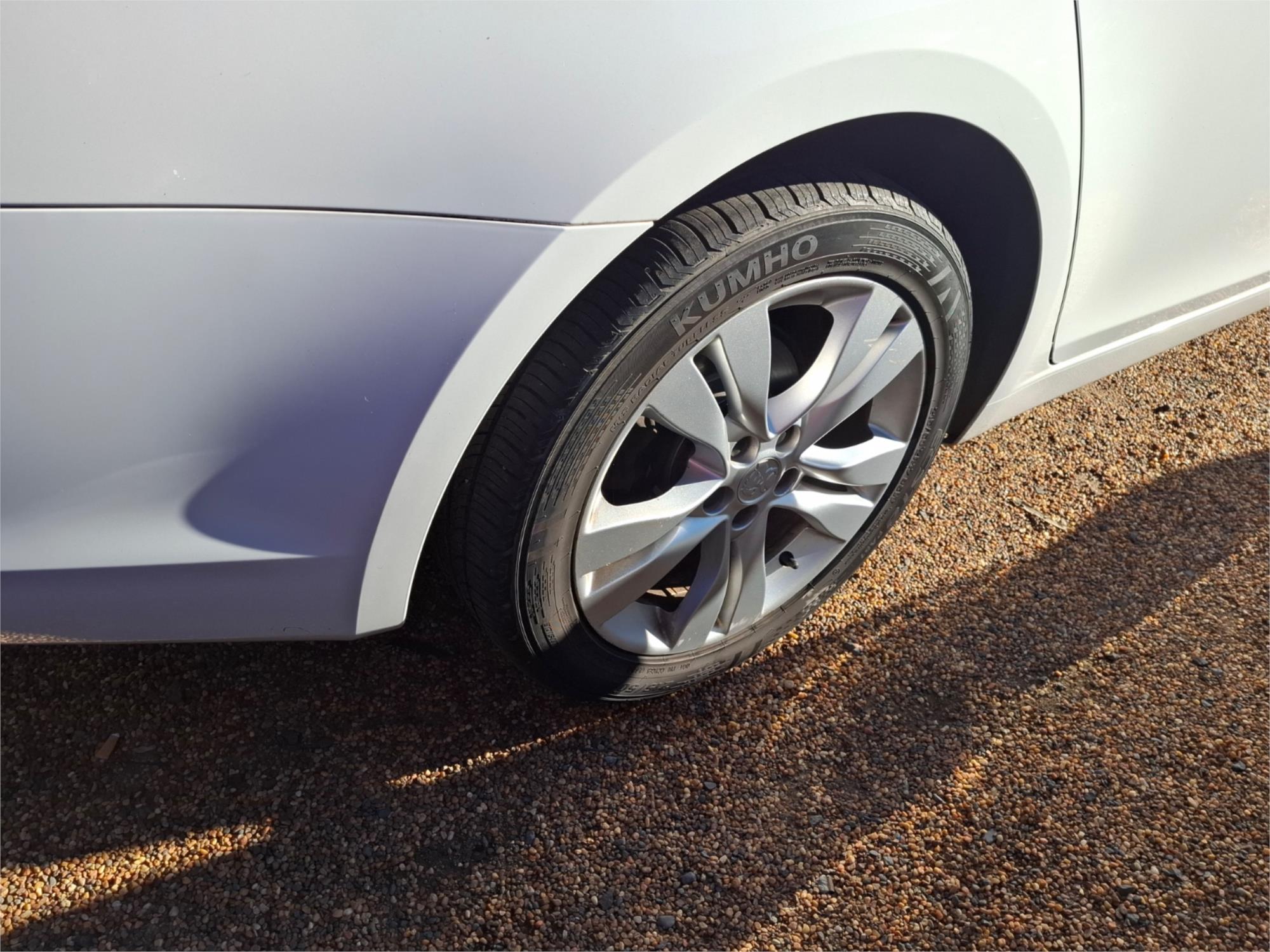 2015 HOLDEN CRUZE JH MY14 EQUIPE 6 SP AUTOMATIC 4D SEDAN