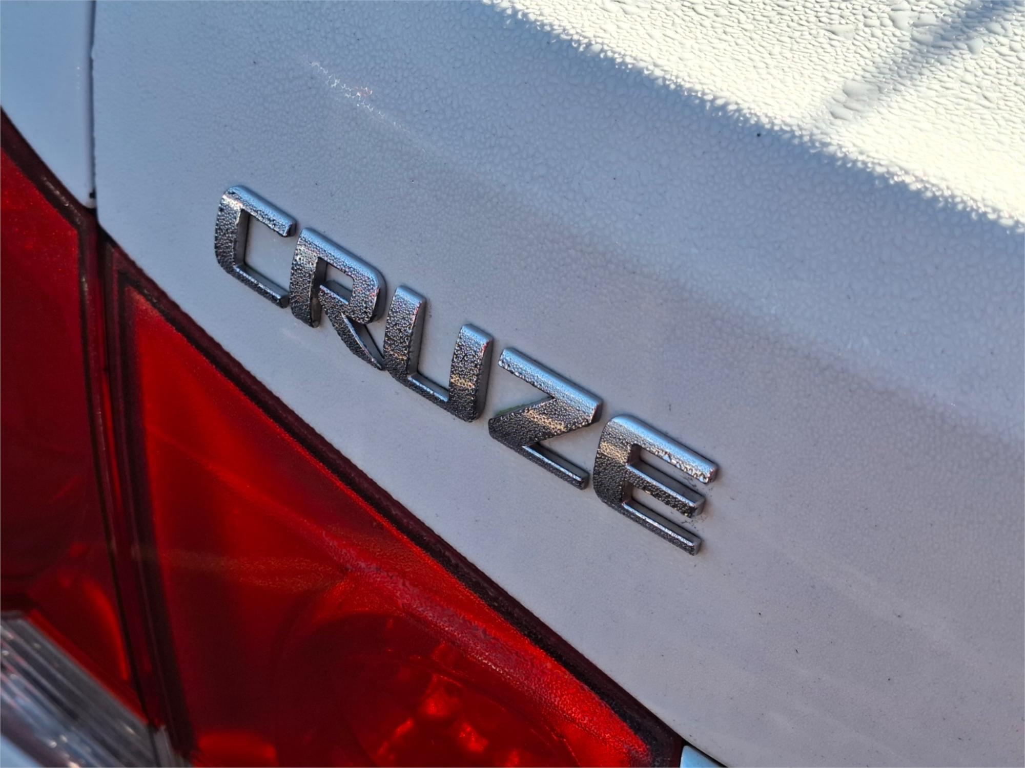 2015 HOLDEN CRUZE JH MY14 EQUIPE 6 SP AUTOMATIC 4D SEDAN