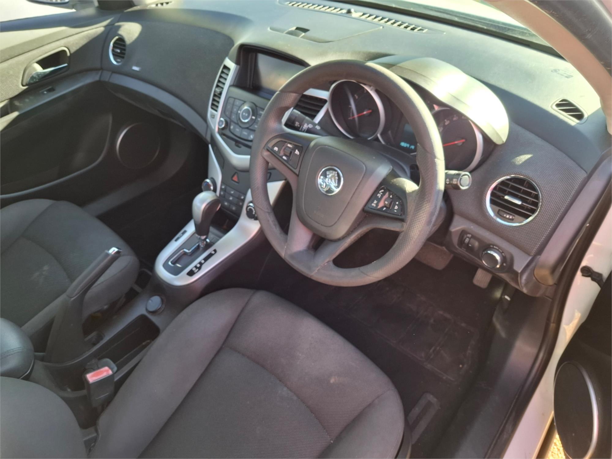 2015 HOLDEN CRUZE JH MY14 EQUIPE 6 SP AUTOMATIC 4D SEDAN