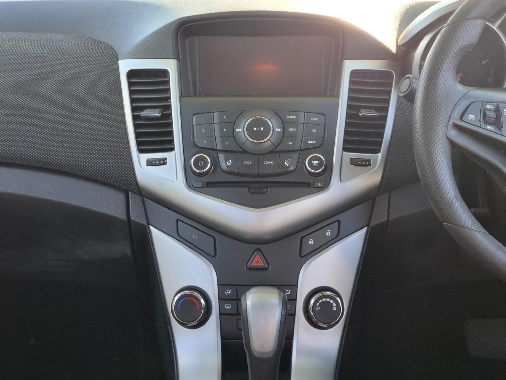 2015 HOLDEN CRUZE JH MY14 EQUIPE 6 SP AUTOMATIC 4D SEDAN