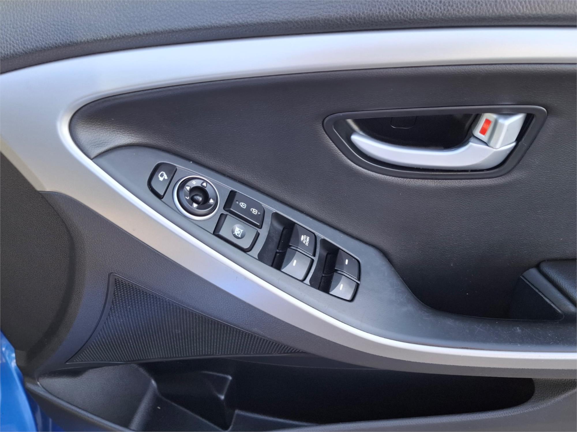 2015 HYUNDAI i30 GD4 SERIES 2 ACTIVE 6 SP AUTOMATIC 5D HATCHBACK