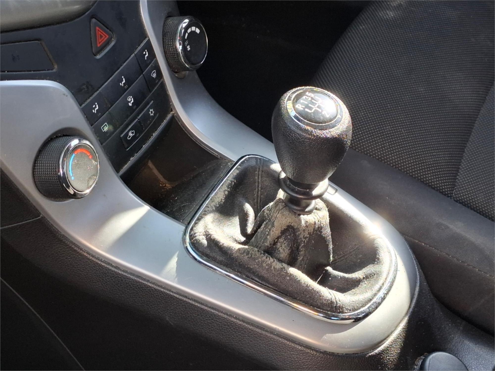 2011 HOLDEN CRUZE JH CD 5 SP MANUAL 4D SEDAN