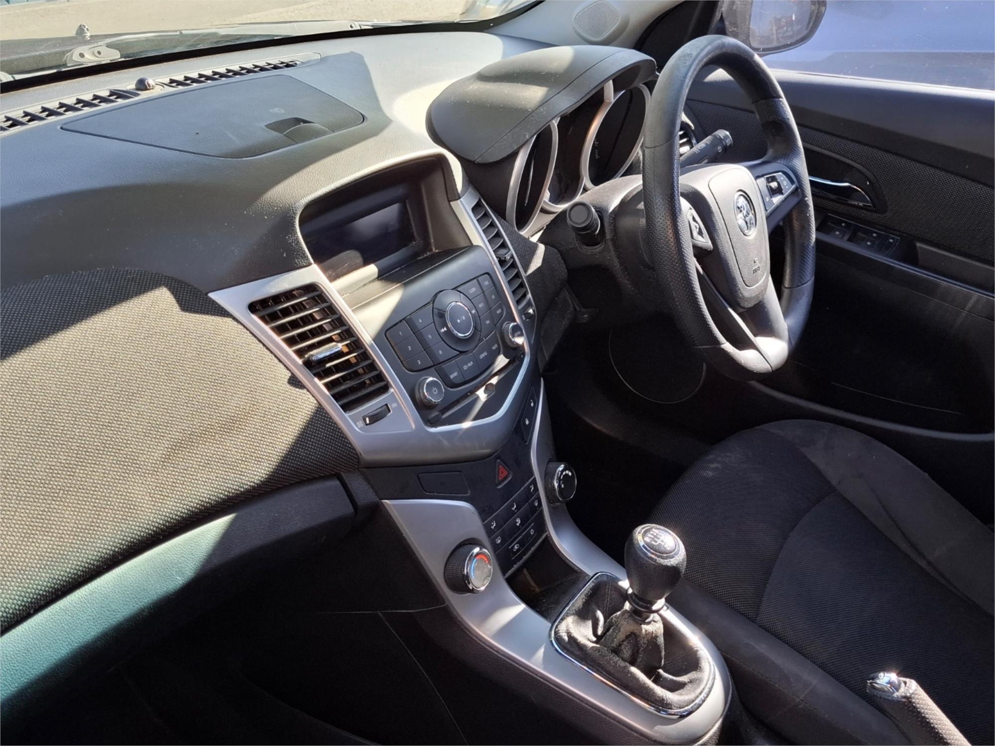 2011 HOLDEN CRUZE JH CD 5 SP MANUAL 4D SEDAN