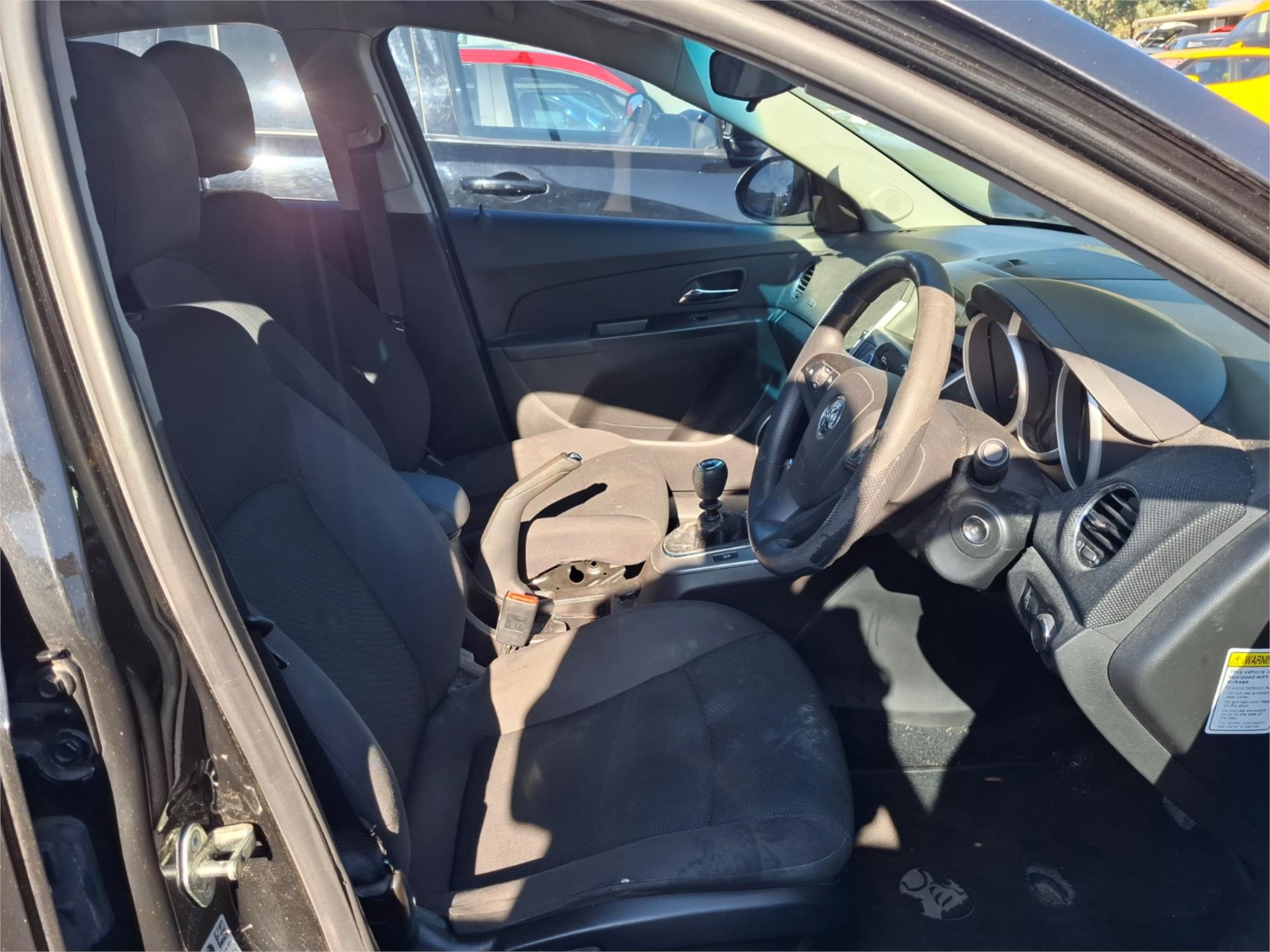 2011 HOLDEN CRUZE JH CD 5 SP MANUAL 4D SEDAN