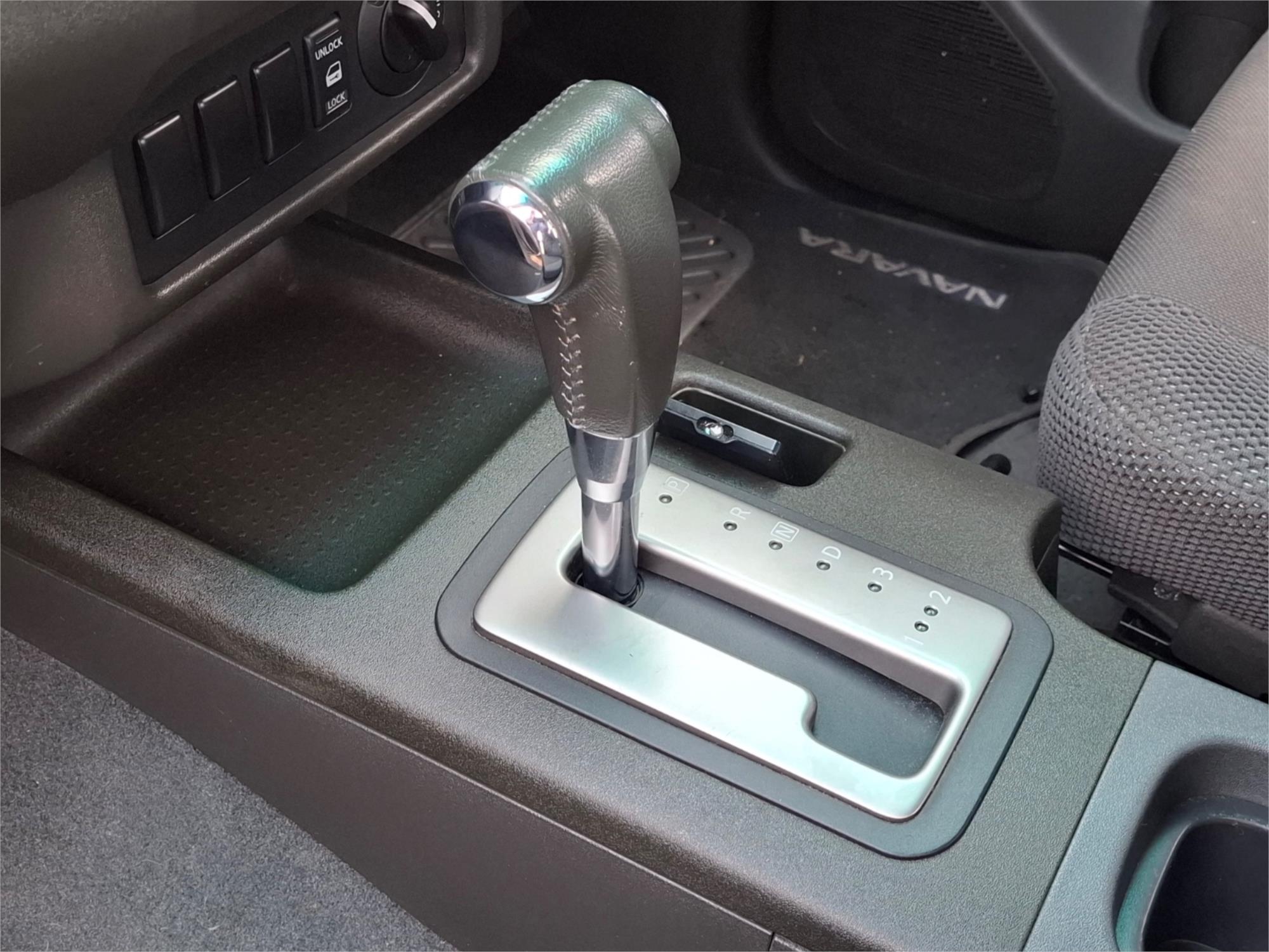 2009 NISSAN NAVARA D40 ST-X (4x4) 5 SP AUTOMATIC DUAL CAB P/UP