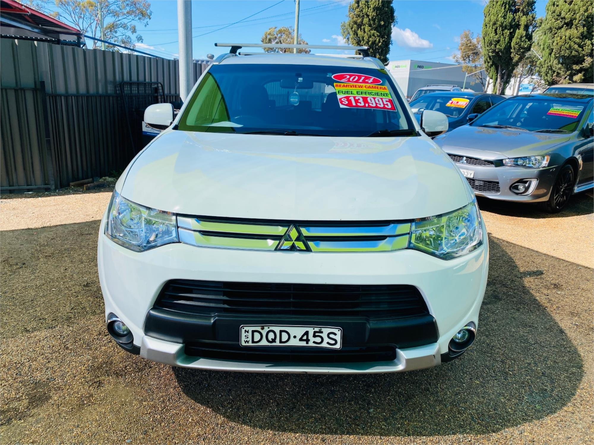 2014 MITSUBISHI OUTLANDER ZJ MY14 ES (4x2) CONTINUOUS VARIABLE 4D WAGON