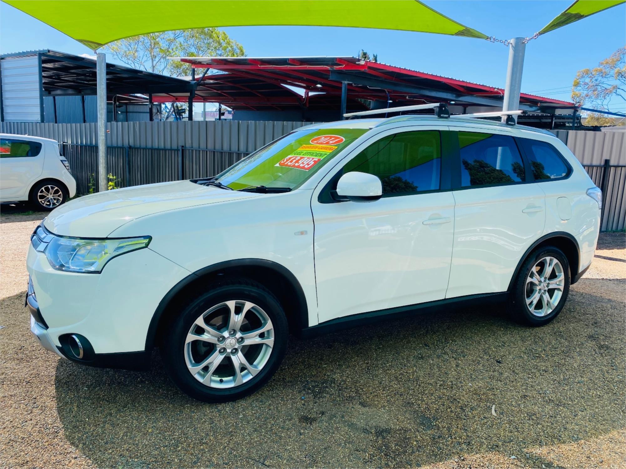 2014 MITSUBISHI OUTLANDER ZJ MY14 ES (4x2) CONTINUOUS VARIABLE 4D WAGON