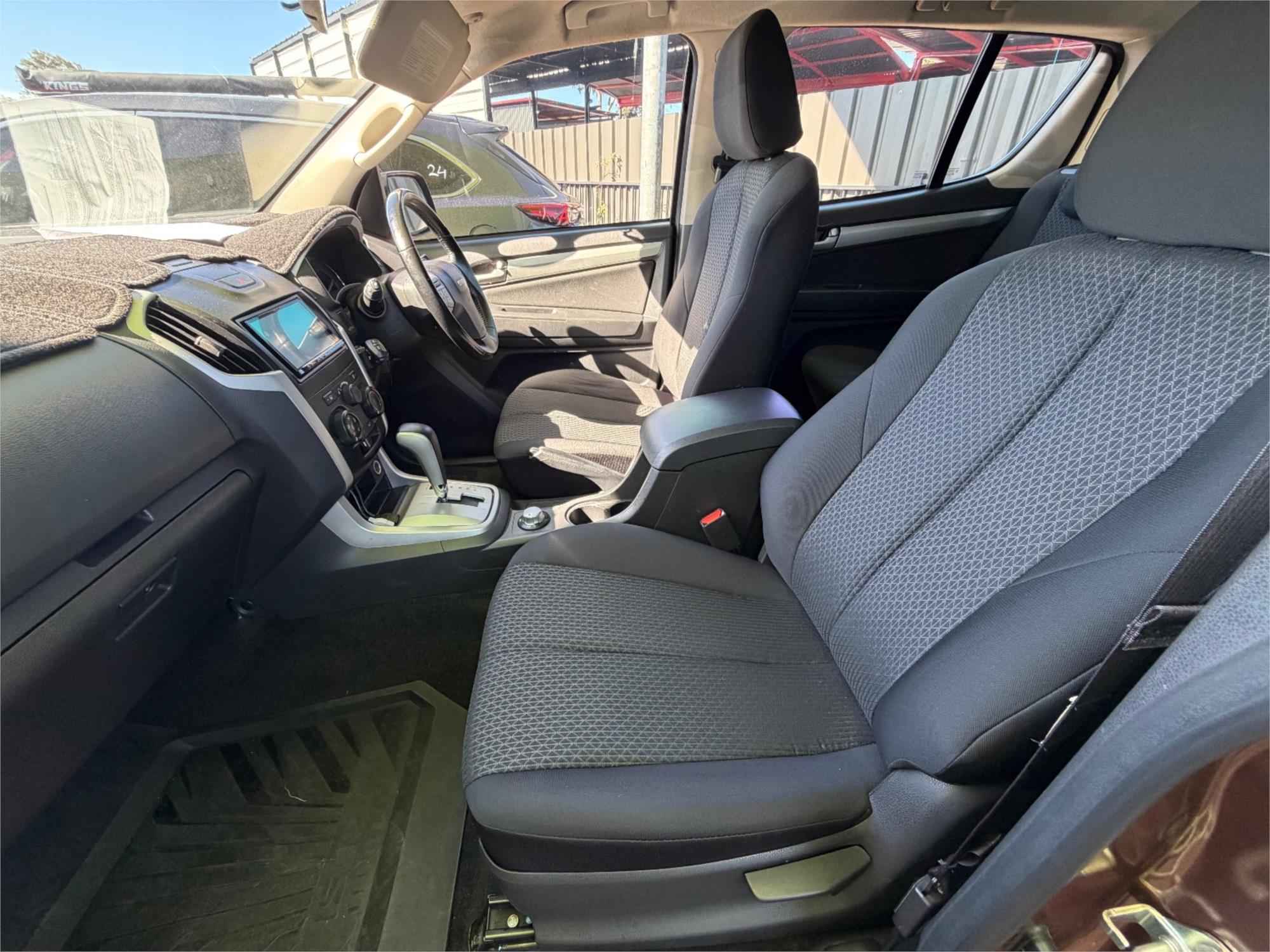 2016 ISUZU MU-X UC MY15 LS-M (4x2) 5 SP AUTOMATIC 4D WAGON