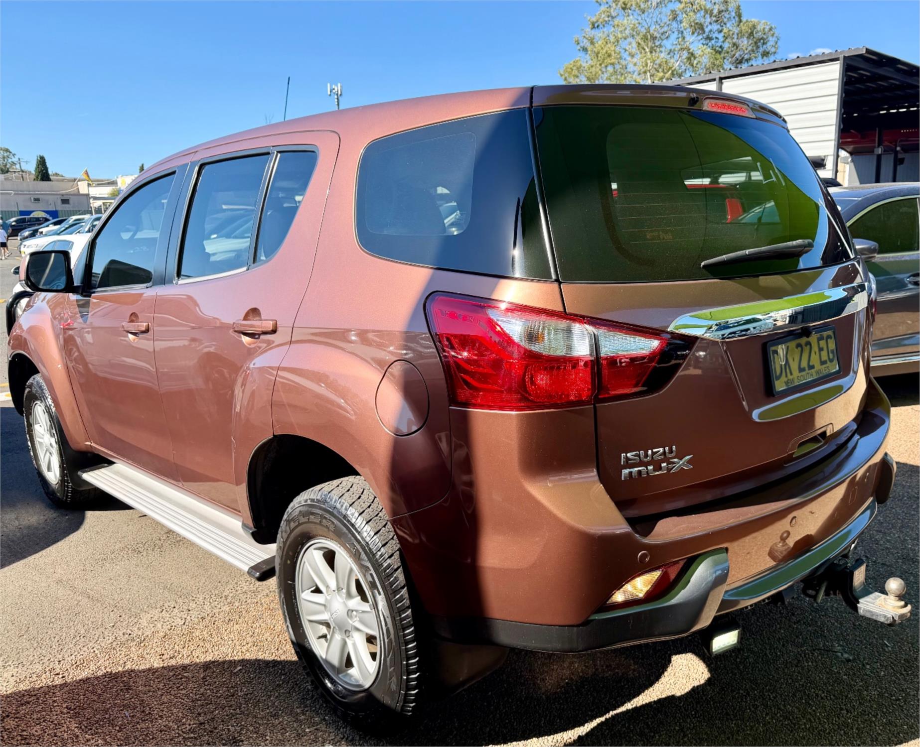 2016 ISUZU MU-X UC MY15 LS-M (4x2) 5 SP AUTOMATIC 4D WAGON