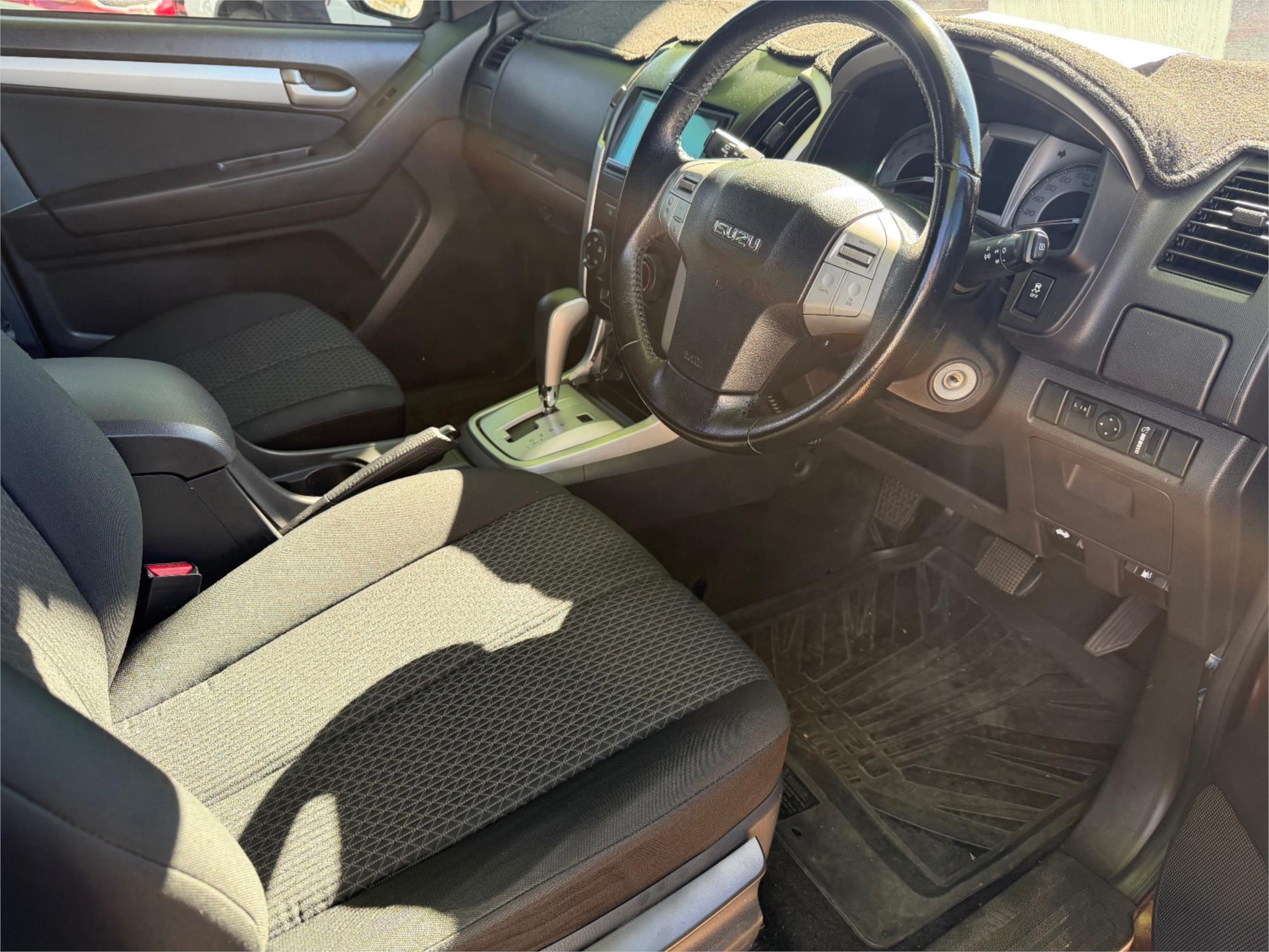 2016 ISUZU MU-X UC MY15 LS-M (4x2) 5 SP AUTOMATIC 4D WAGON
