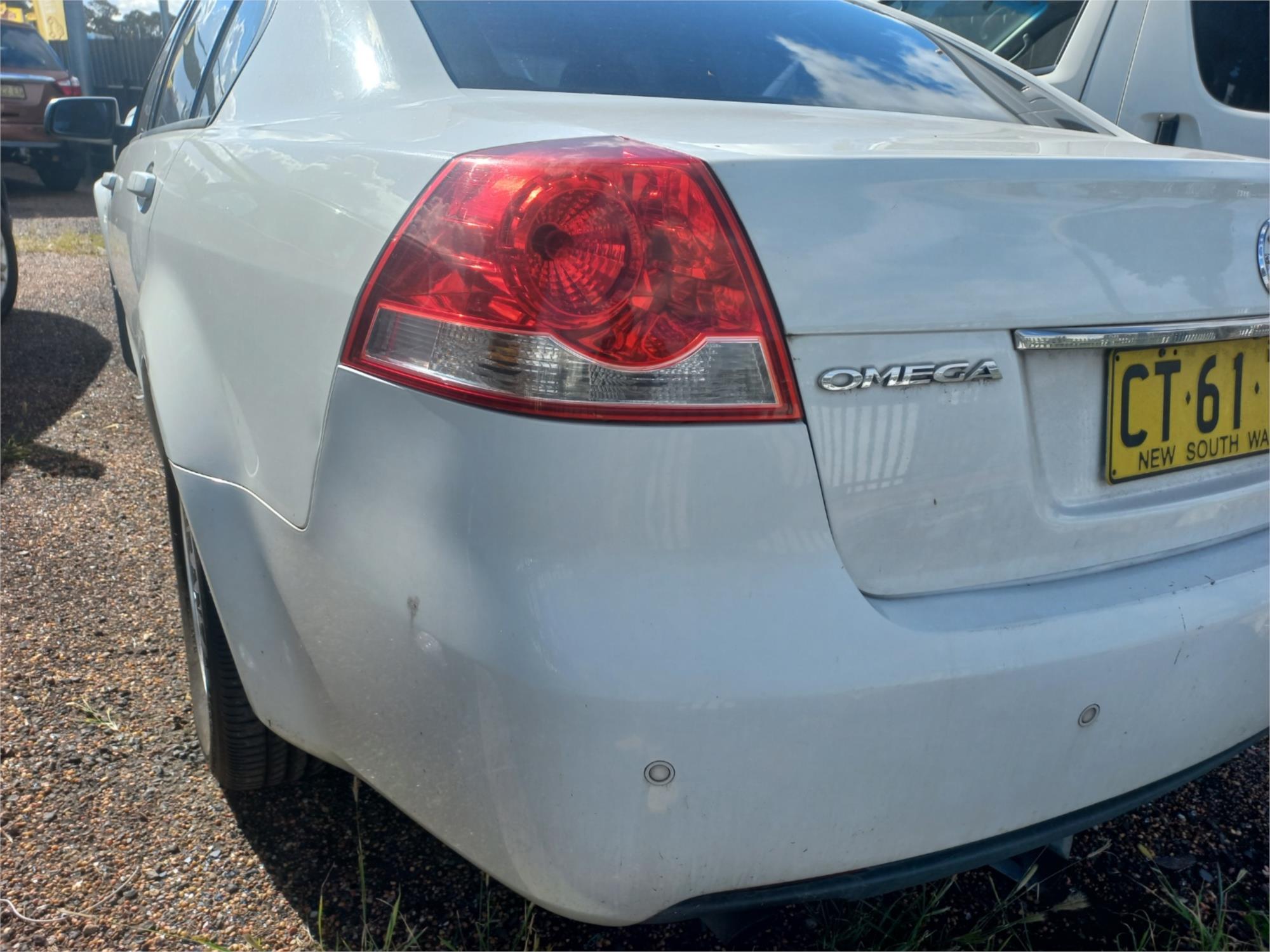 2011 HOLDEN COMMODORE VE II MY12 OMEGA 6 SP AUTOMATIC 4D SEDAN
