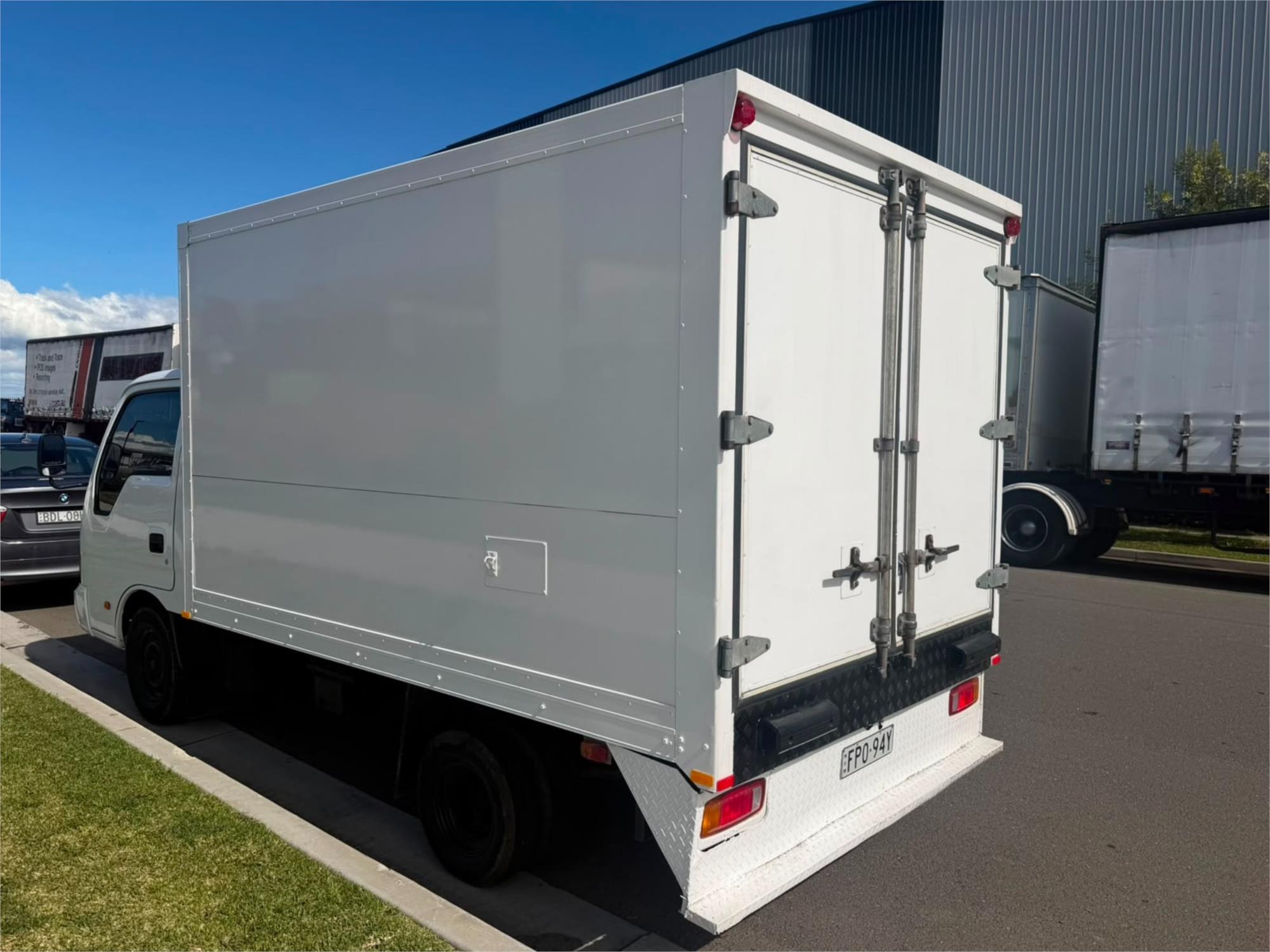 2004 KIA K2700 TU 5 SP MANUAL C/CHAS