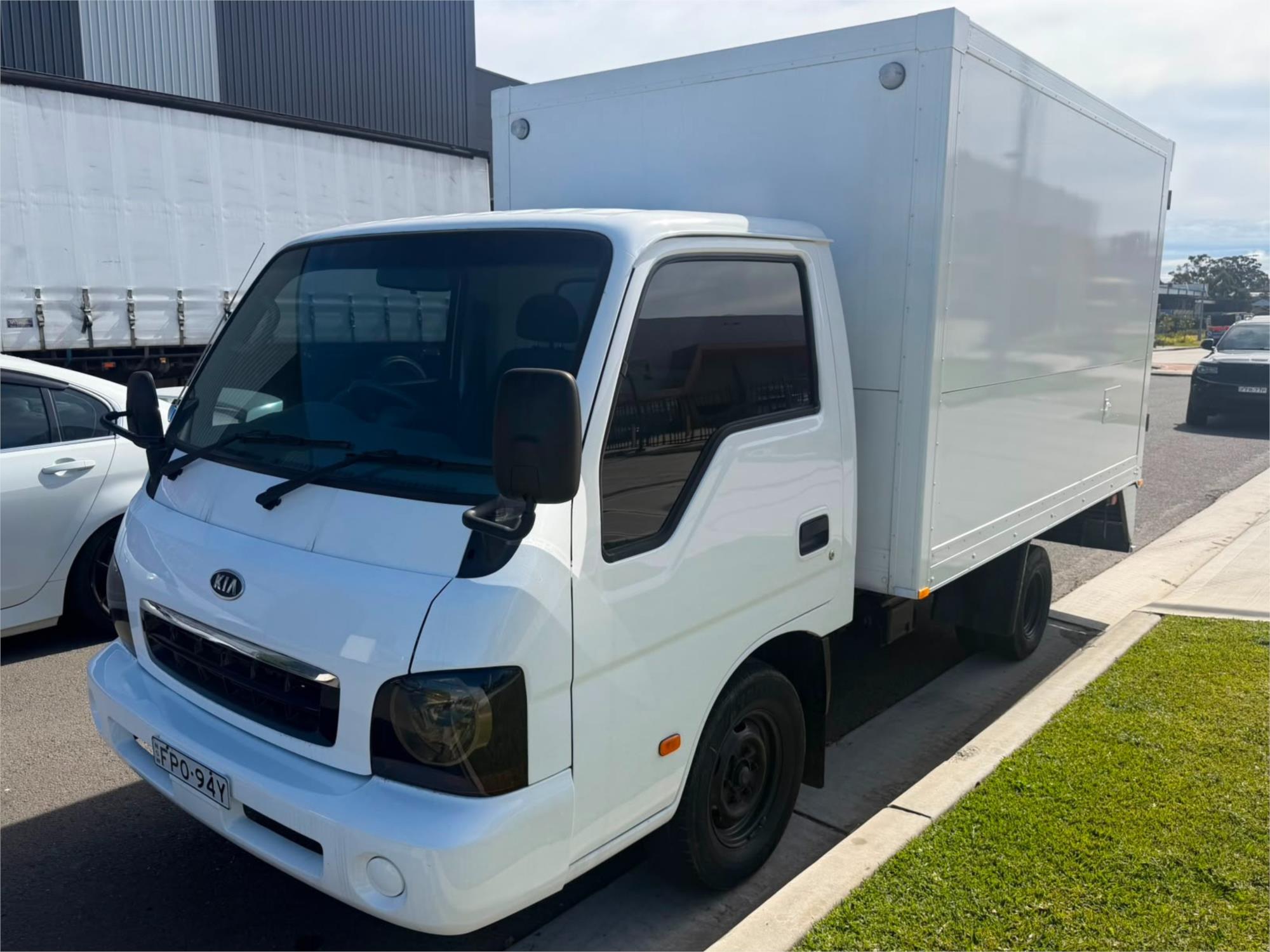 2004 KIA K2700 TU 5 SP MANUAL C/CHAS