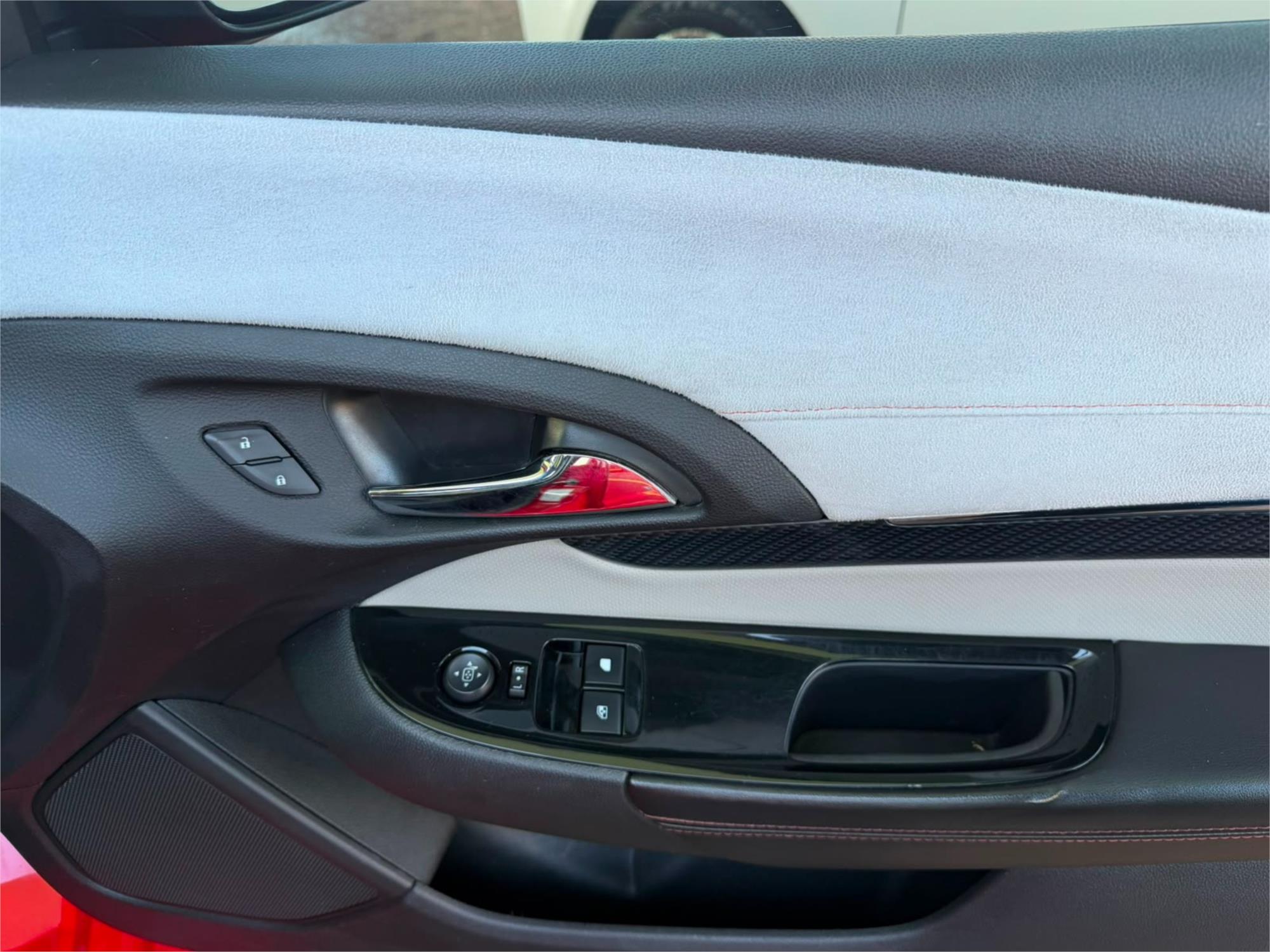 2013 HOLDEN UTE VF SS-V 6 SP MANUAL UTILITY