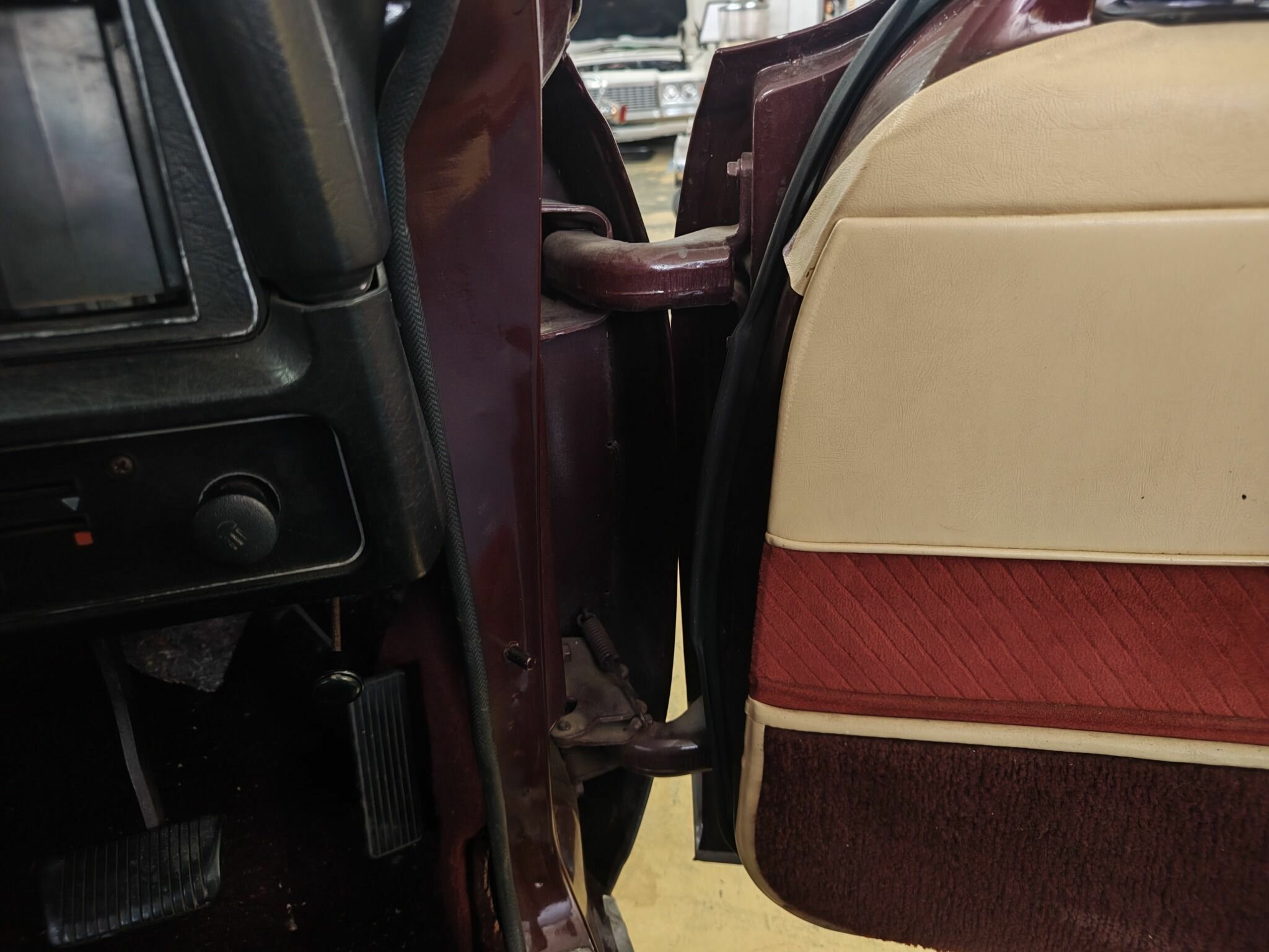 1976 HOLDEN TORANA LX SL/R 5000 3 SP AUTOMATIC 4D SEDAN