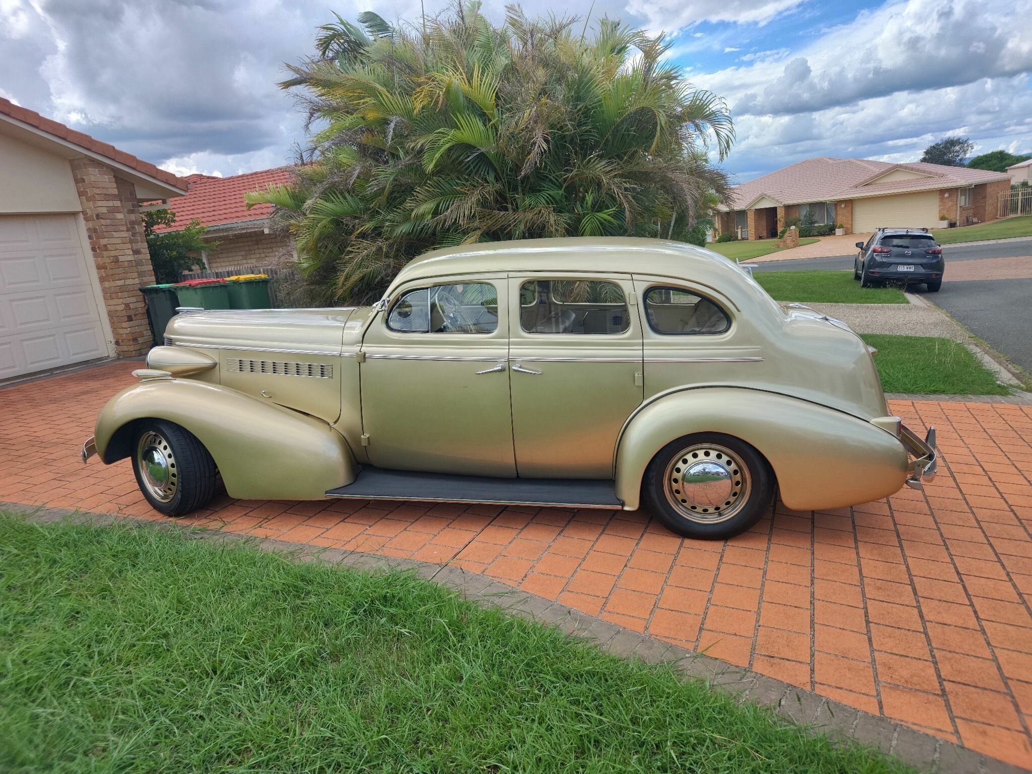 1937 BUICK CENTURY EIGHT AUTOMATIC SEDAN