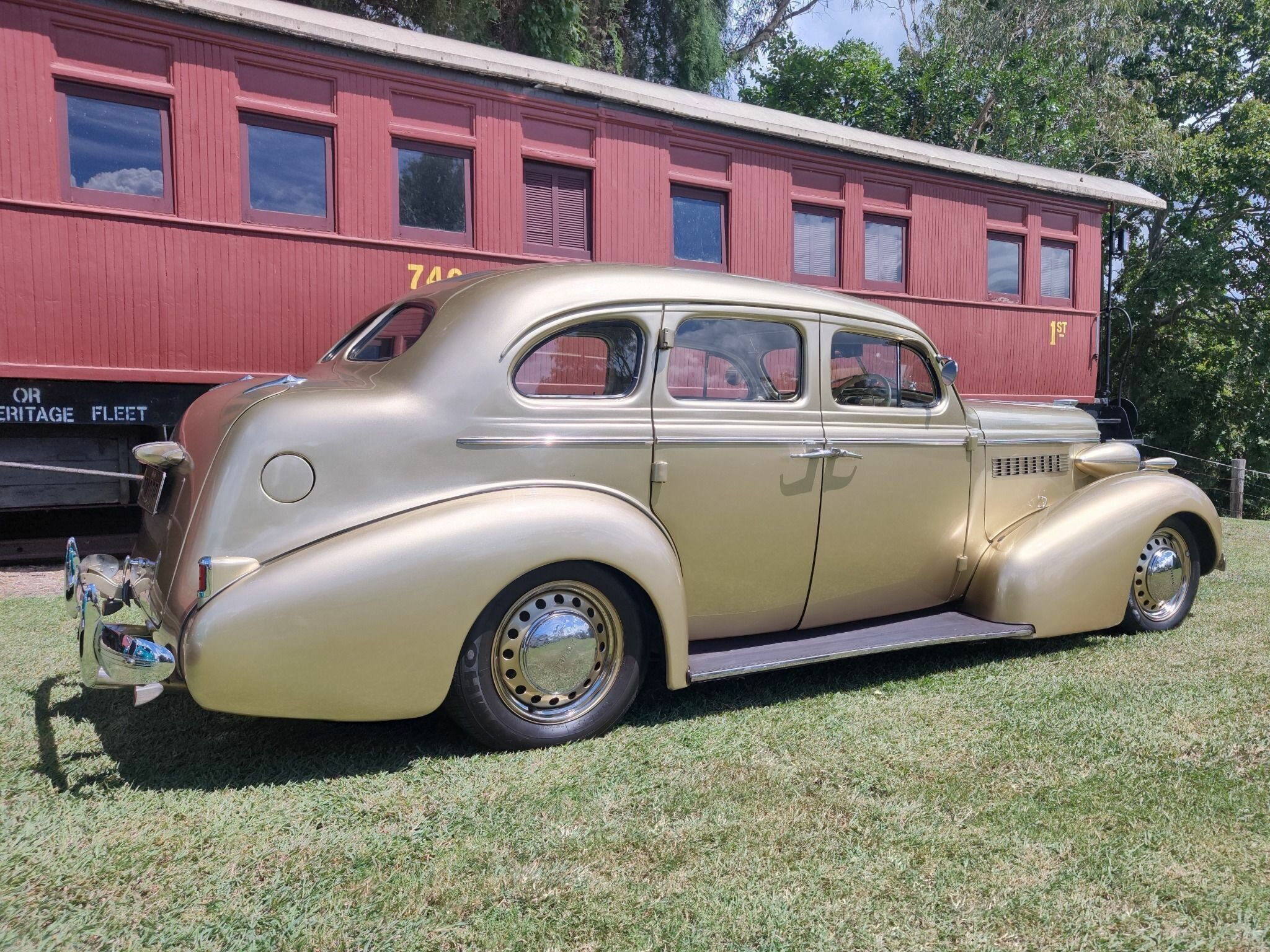 1937 BUICK CENTURY EIGHT AUTOMATIC SEDAN