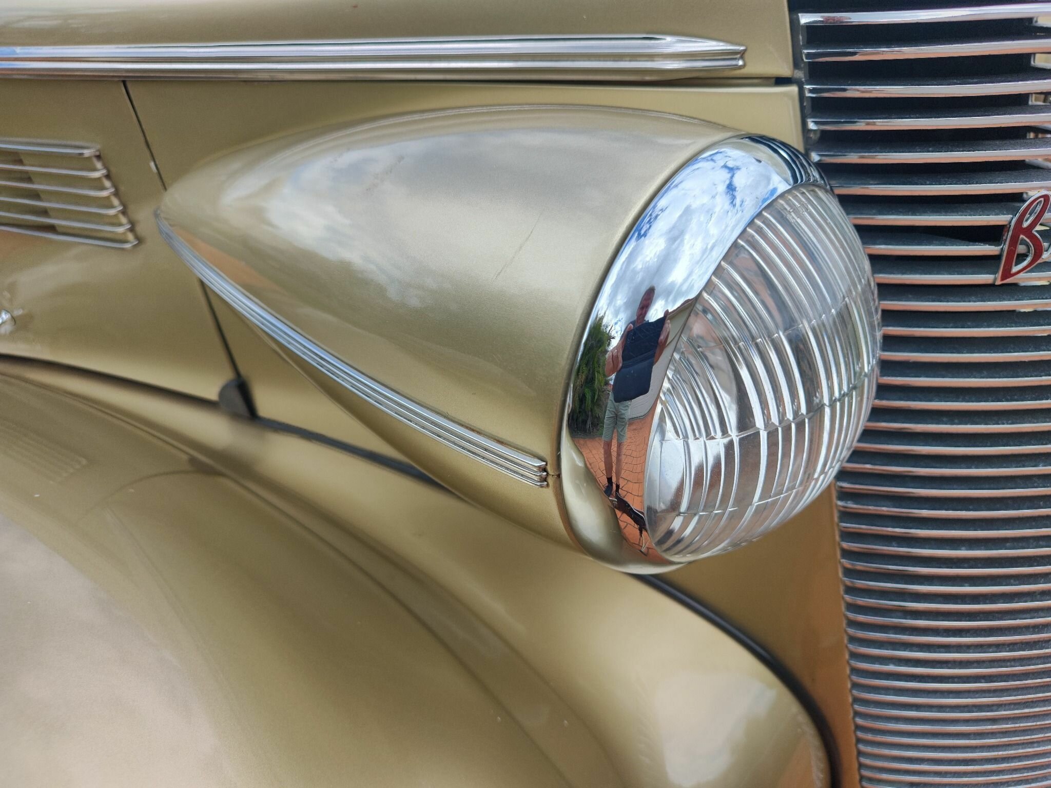 1937 BUICK CENTURY EIGHT AUTOMATIC SEDAN