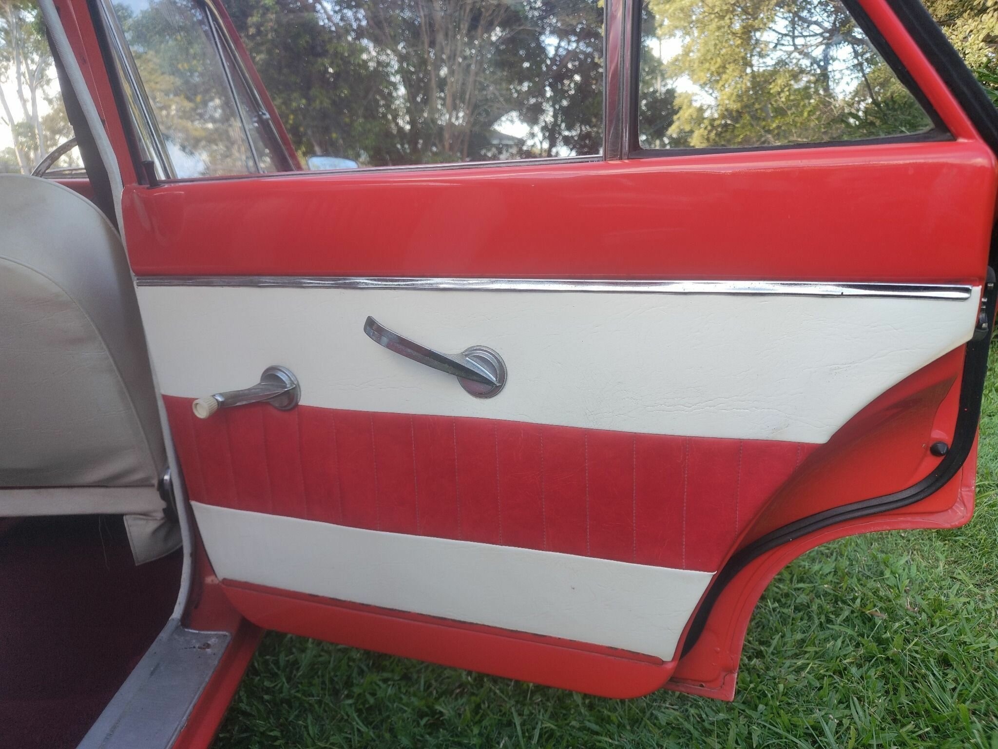 1964 FORD FAIRLANE 500 3 SP AUTOMATIC 4D SEDAN