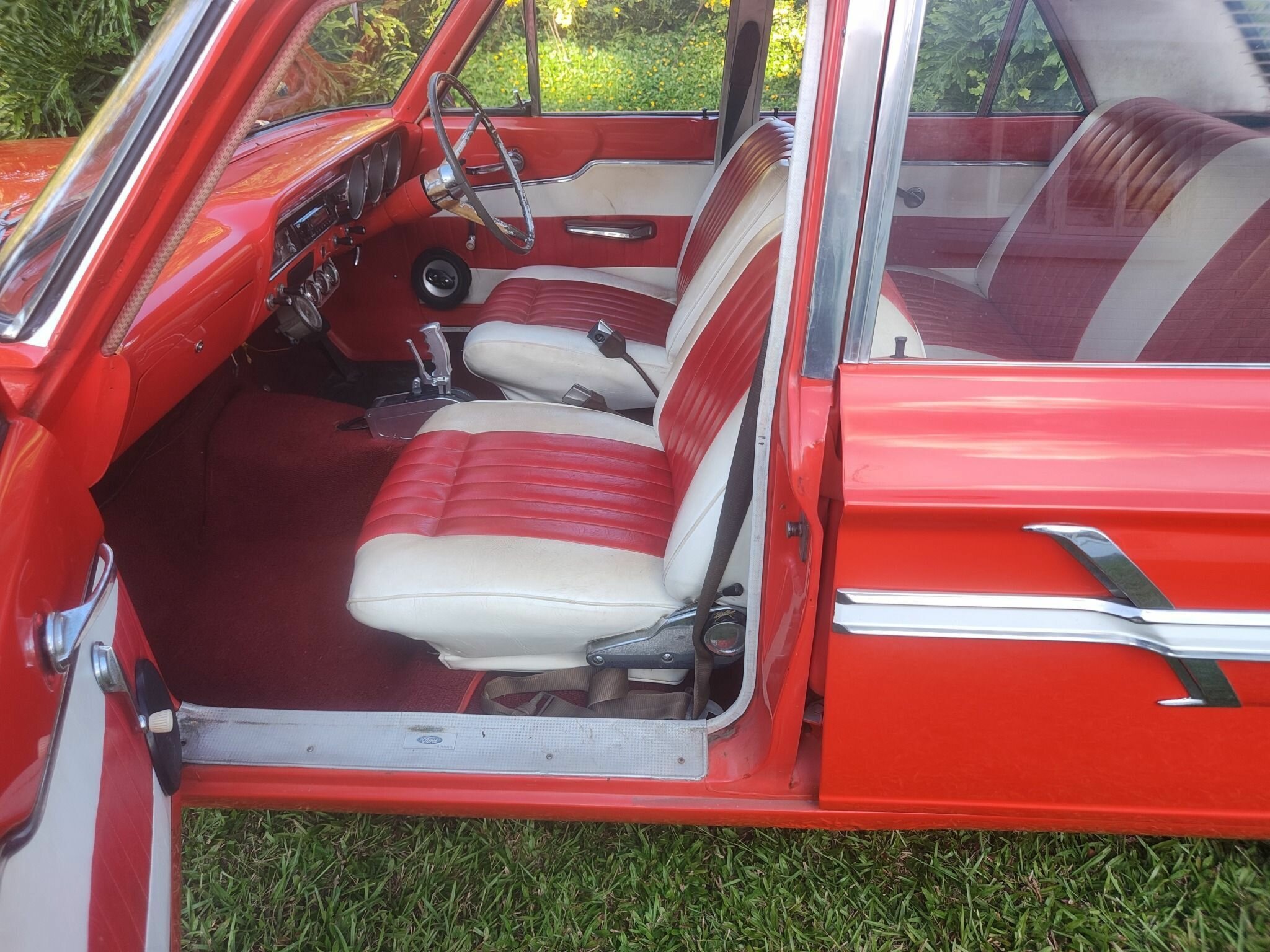 1964 FORD FAIRLANE 500 3 SP AUTOMATIC 4D SEDAN