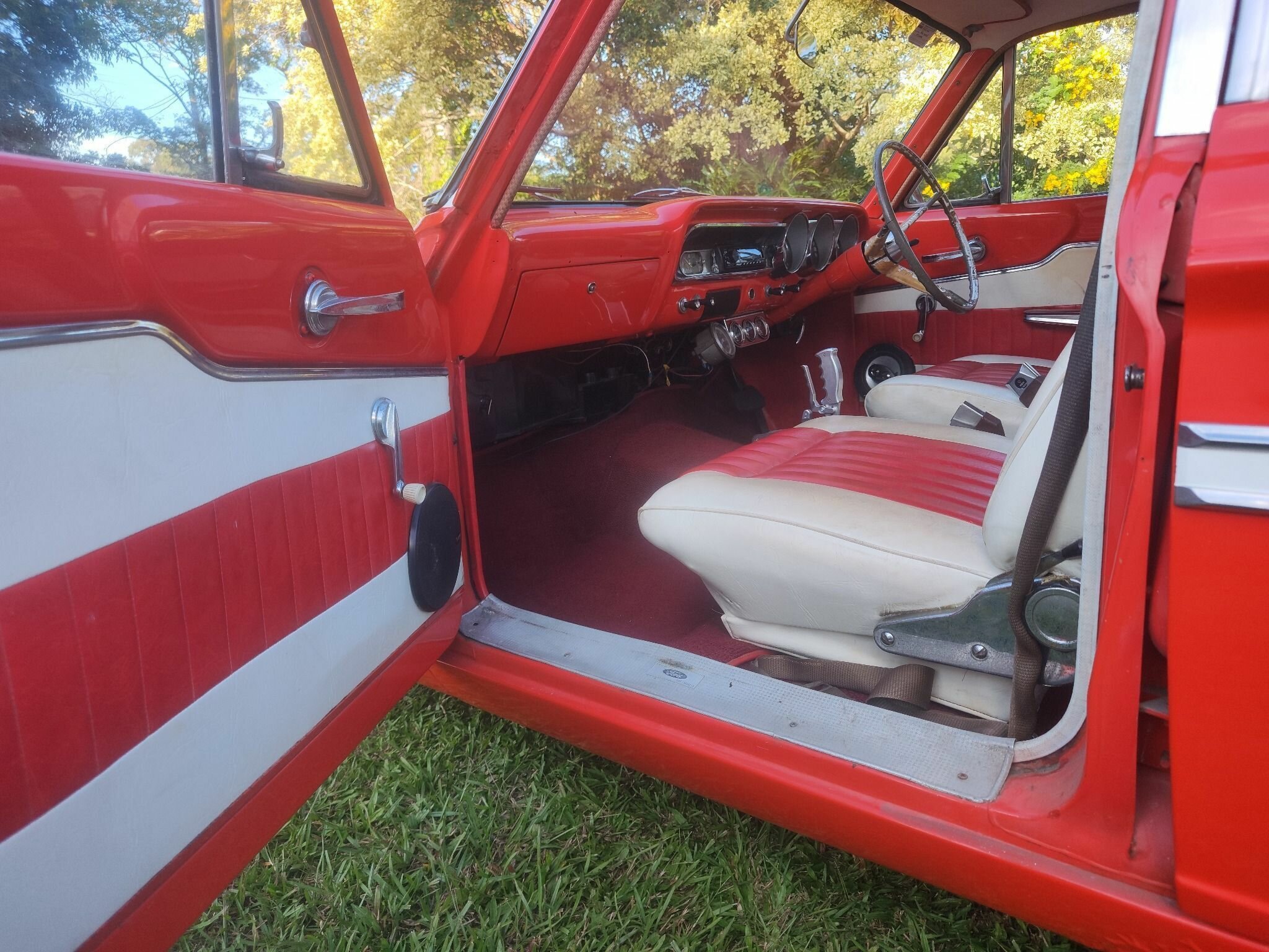 1964 FORD FAIRLANE 500 3 SP AUTOMATIC 4D SEDAN