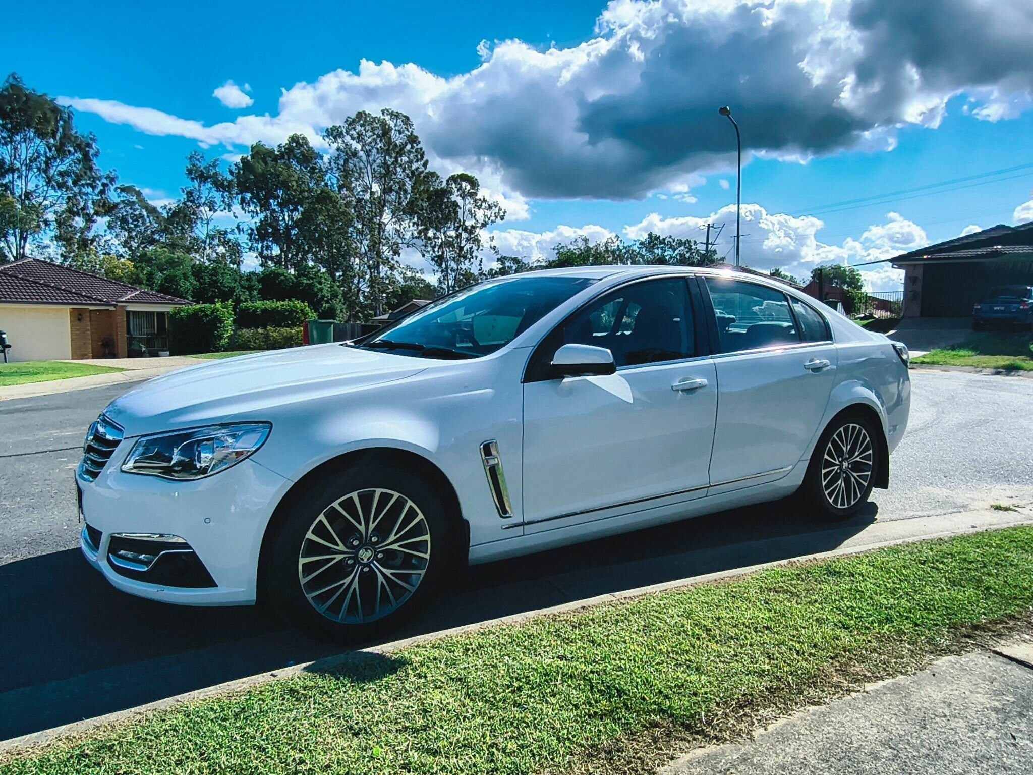 2016 HOLDEN CALAIS VF II 6 SP AUTOMATIC 4D SEDAN