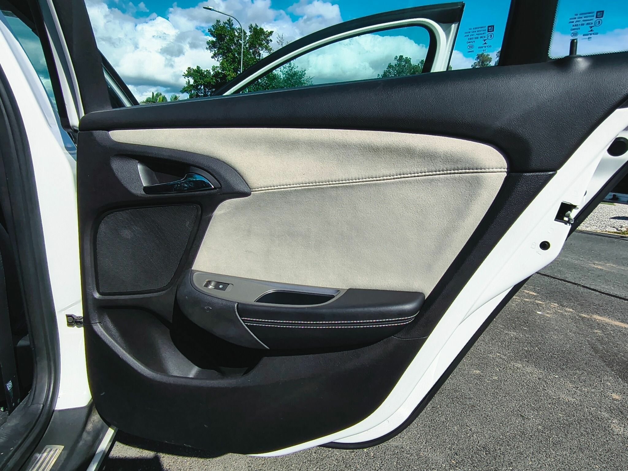 2016 HOLDEN CALAIS VF II 6 SP AUTOMATIC 4D SEDAN