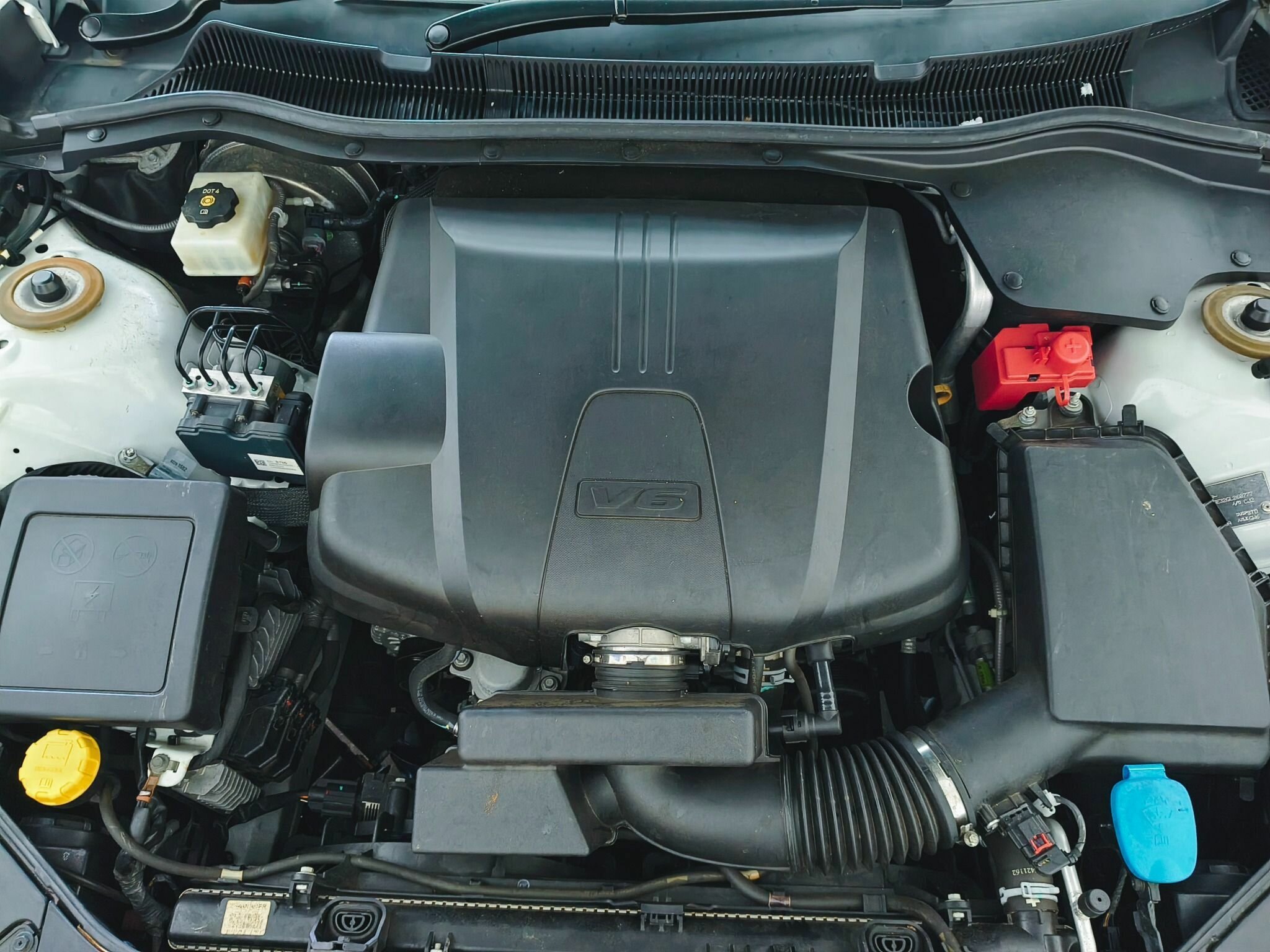 2016 HOLDEN CALAIS VF II 6 SP AUTOMATIC 4D SEDAN